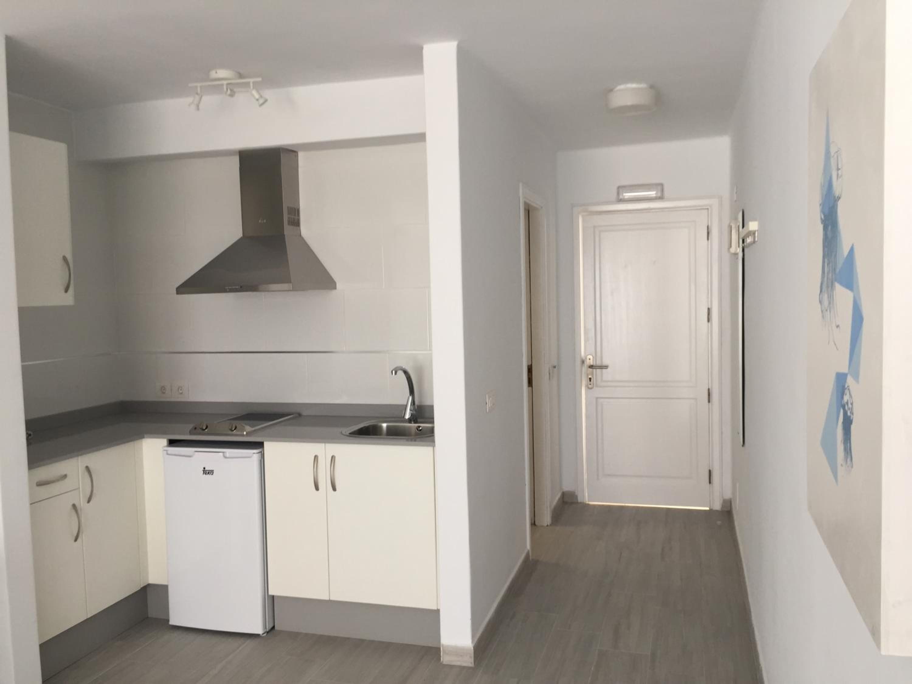 One-Bedroom Apartment with Sea View (2 Adults) - Photo 21