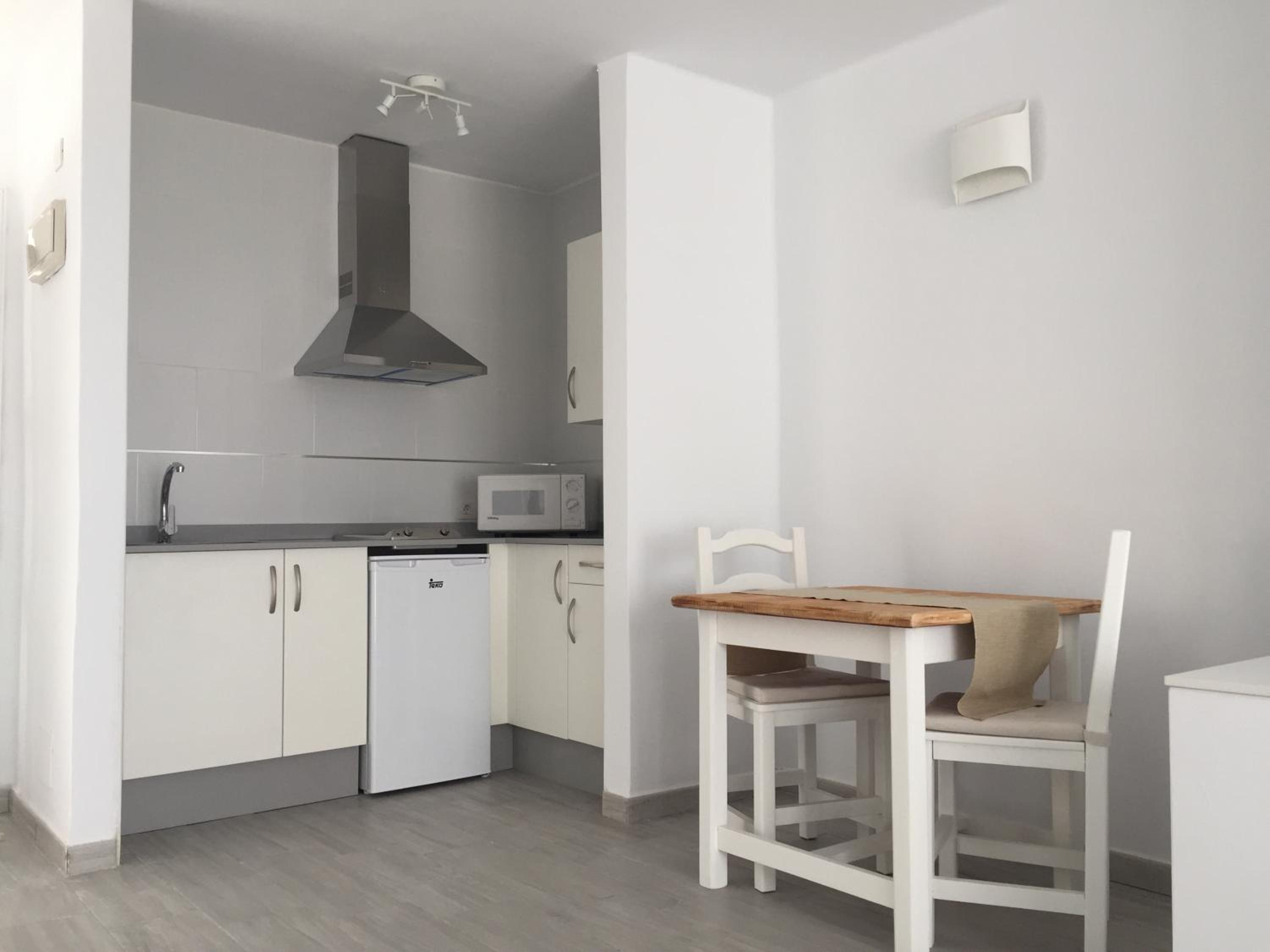 One-Bedroom Apartment with Sea View (2 Adults) - Photo 23