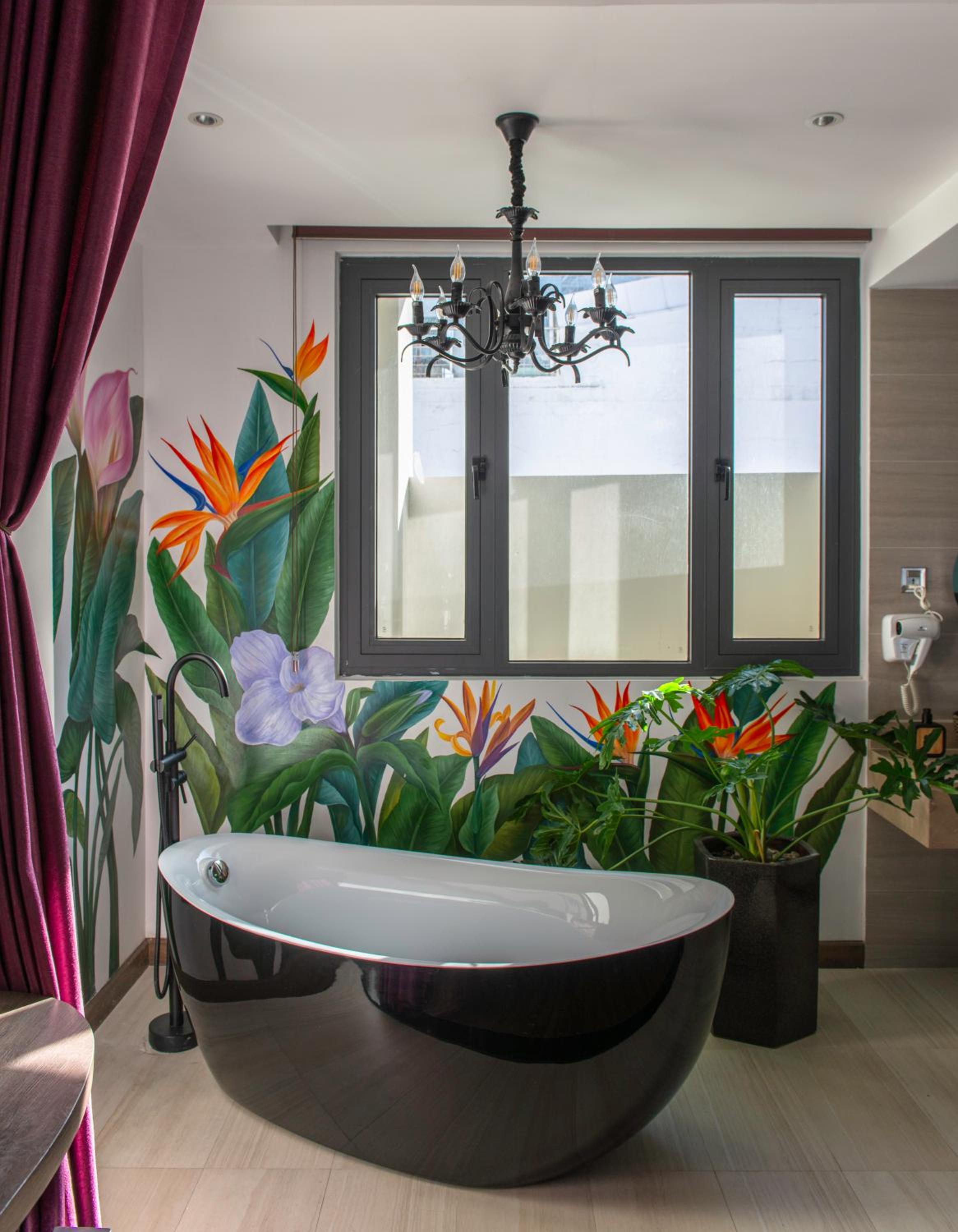 Executive Suite - Photo 17