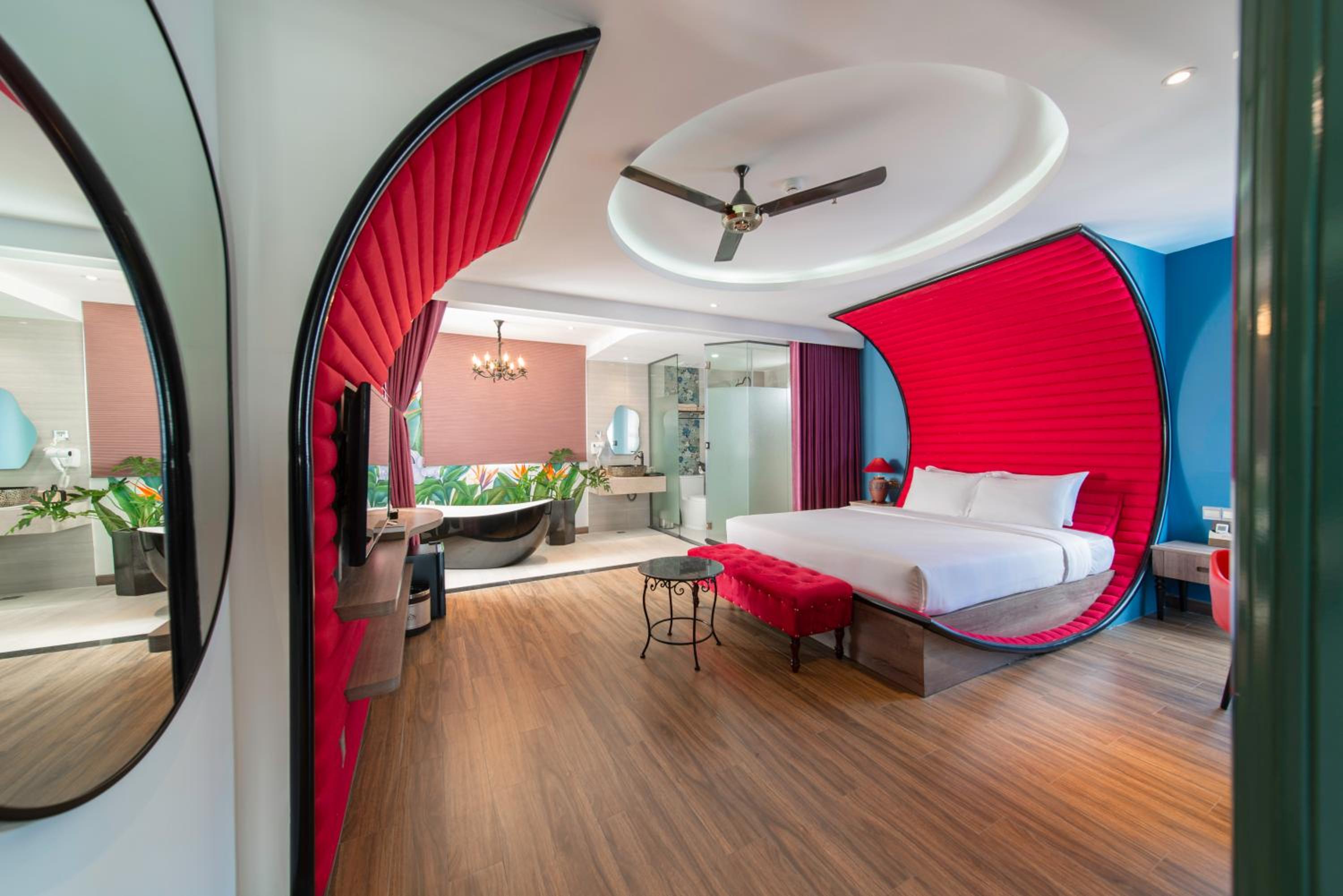Executive Suite - Photo 21