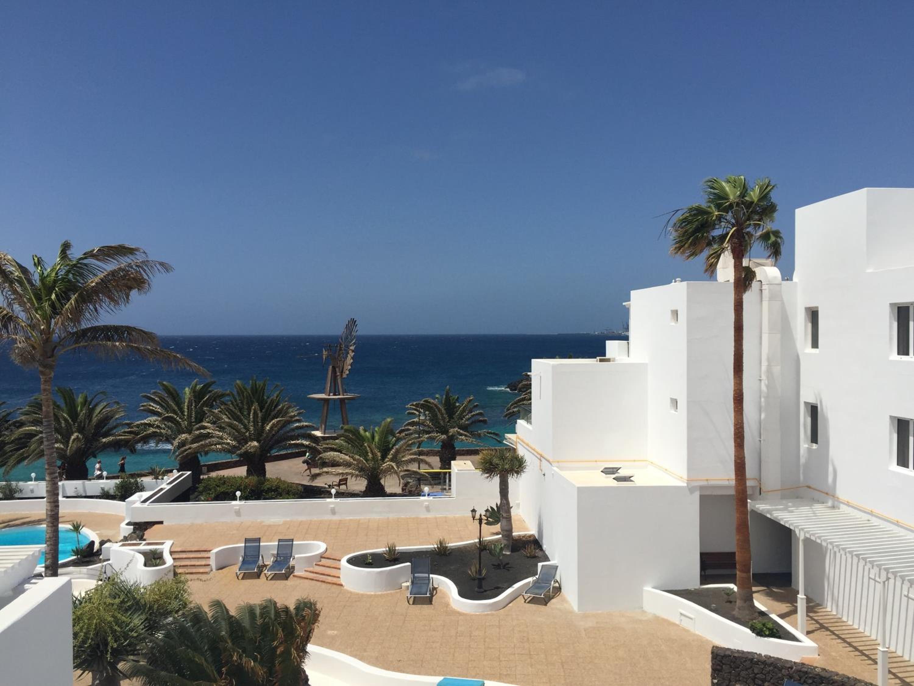 One-Bedroom Apartment with Sea View (2 Adults) - Photo 18