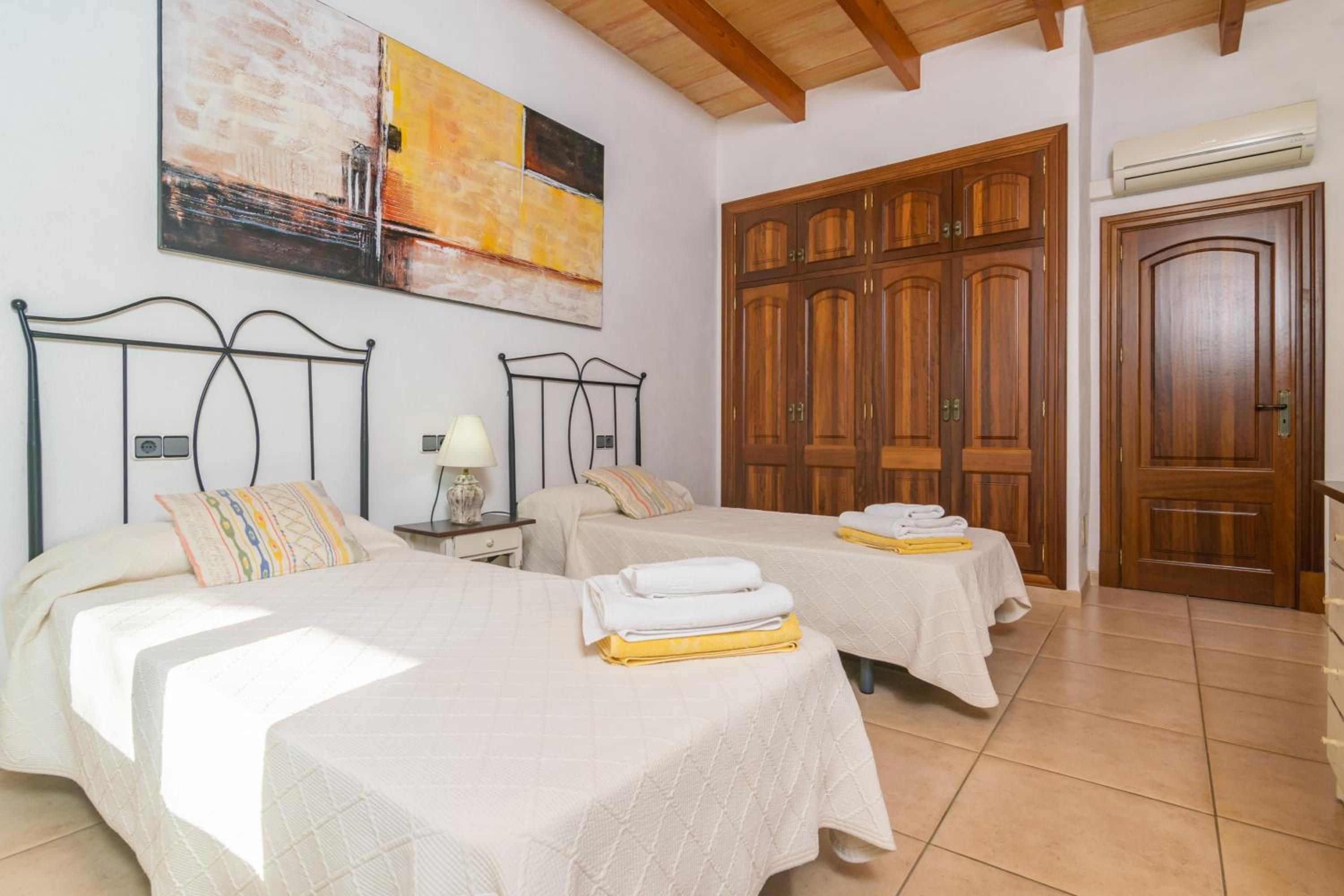 Three-Bedroom Villa photo 3