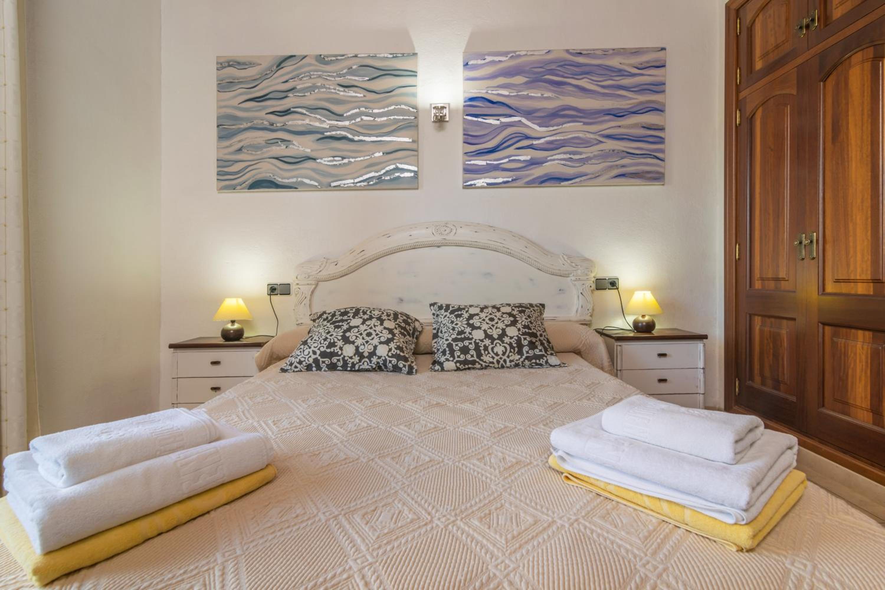 Three-Bedroom Villa photo 2