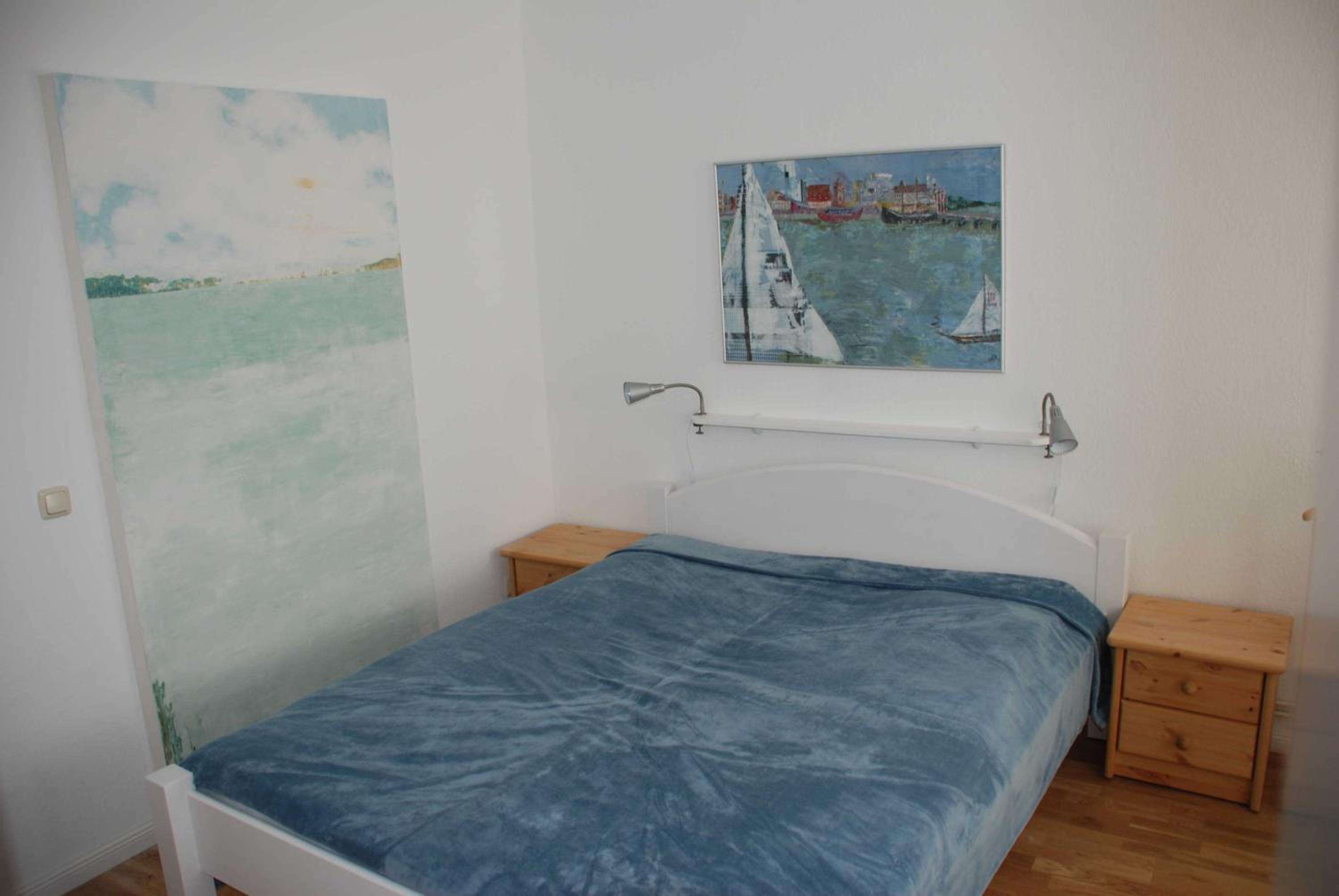 Five-Bedroom House photo 1