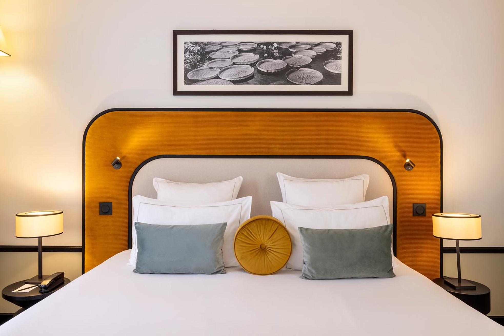 Superior Double Room thumbnail 6
