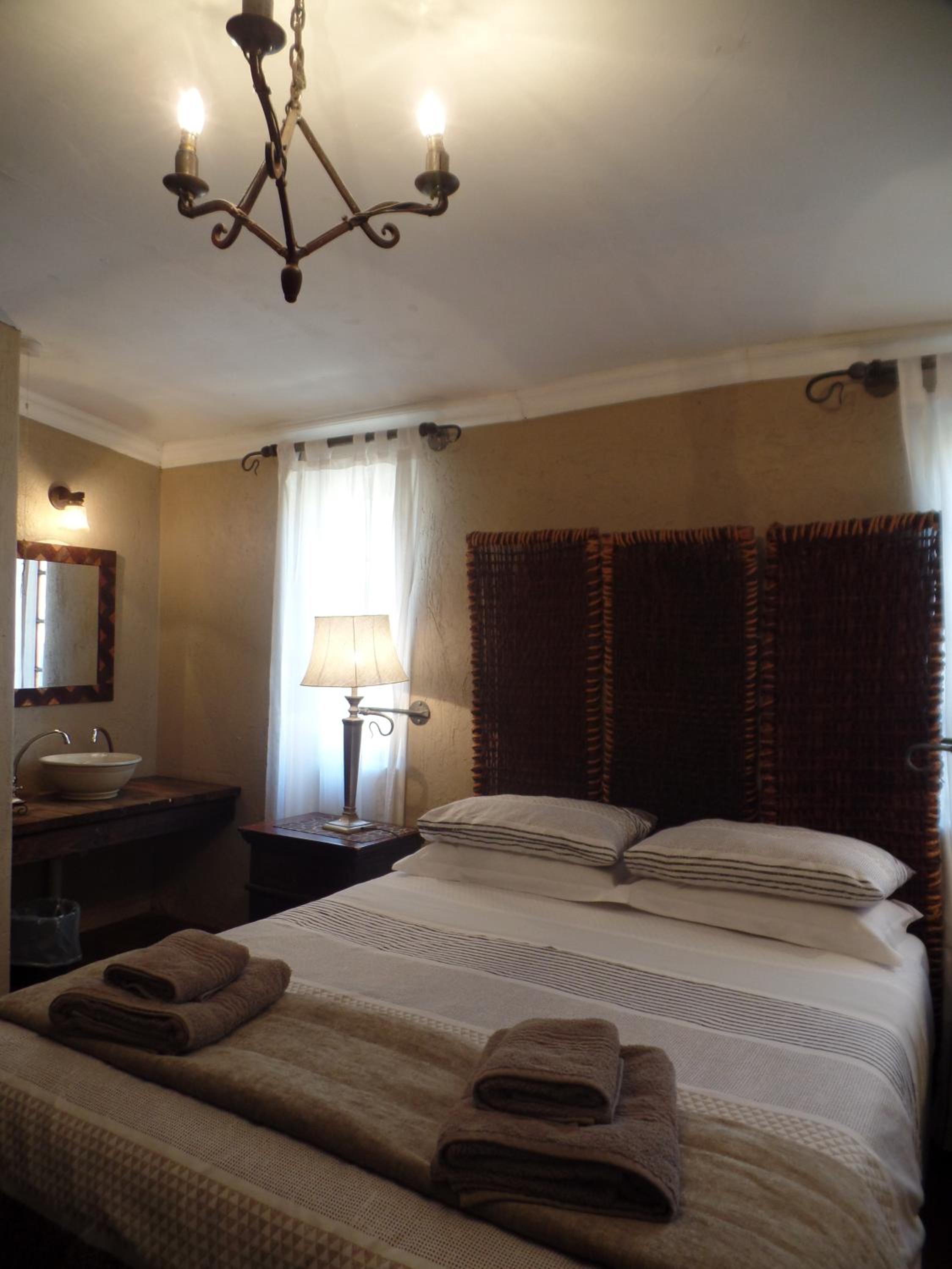 Seven-Bedroom House - Photo 22