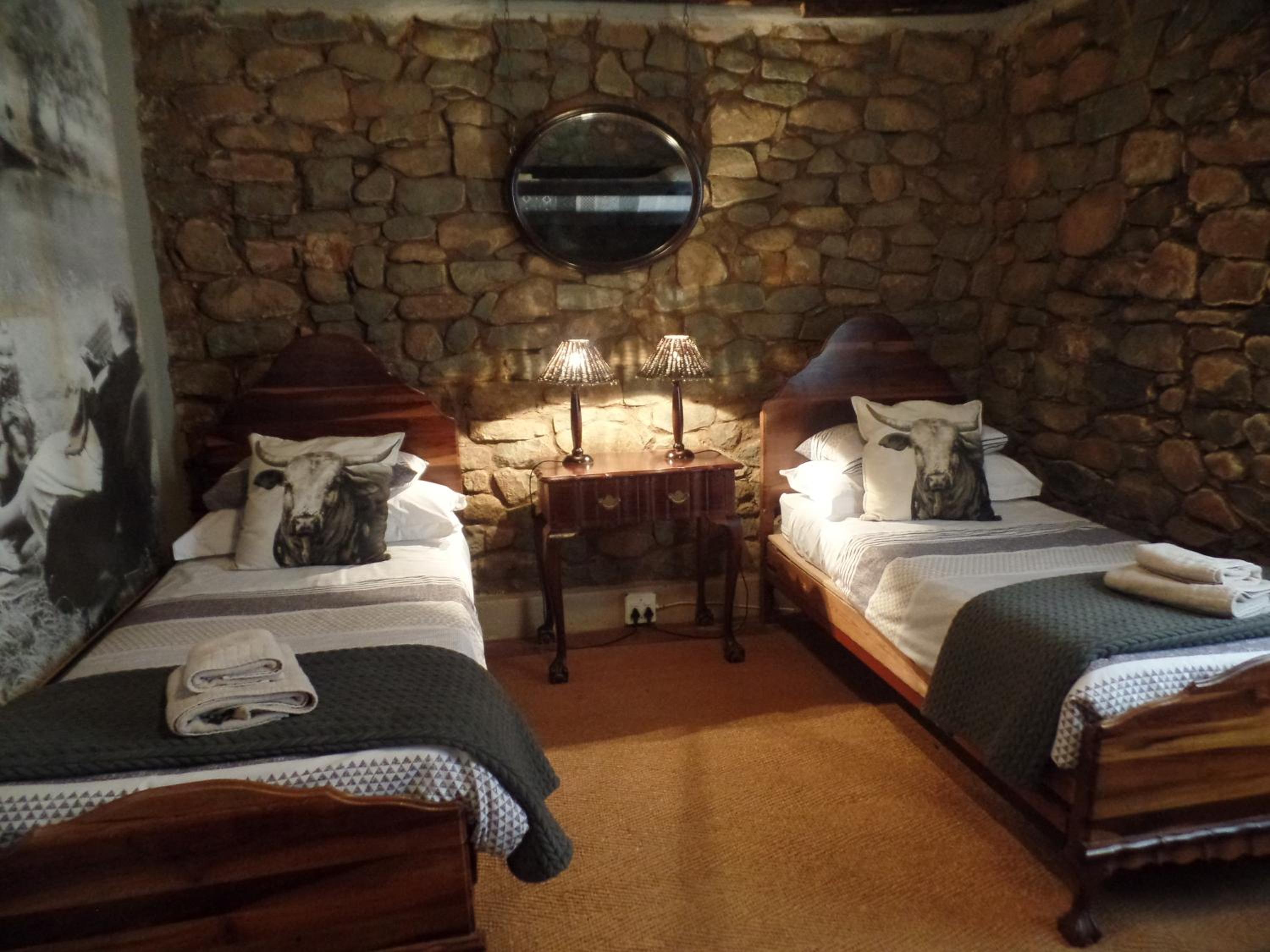 Seven-Bedroom House - Photo 18