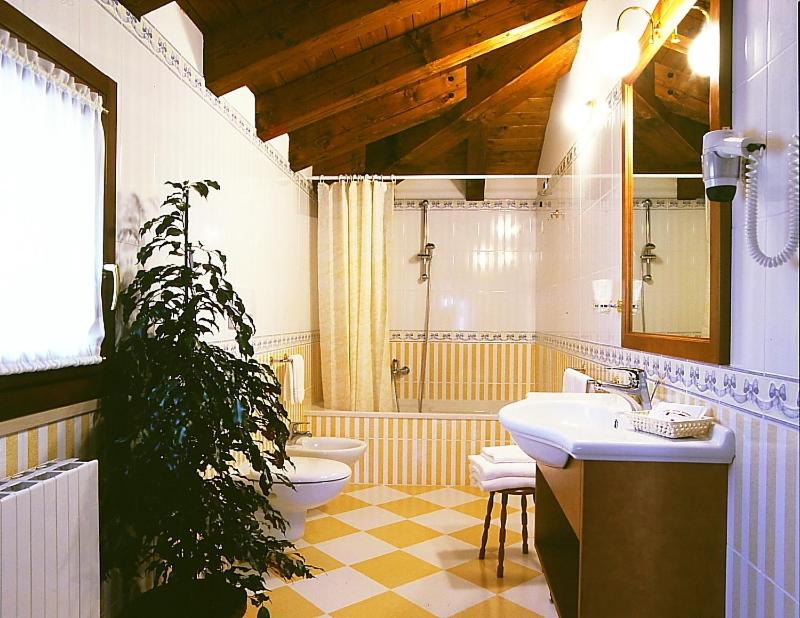 Quadruple Room - Photo 6