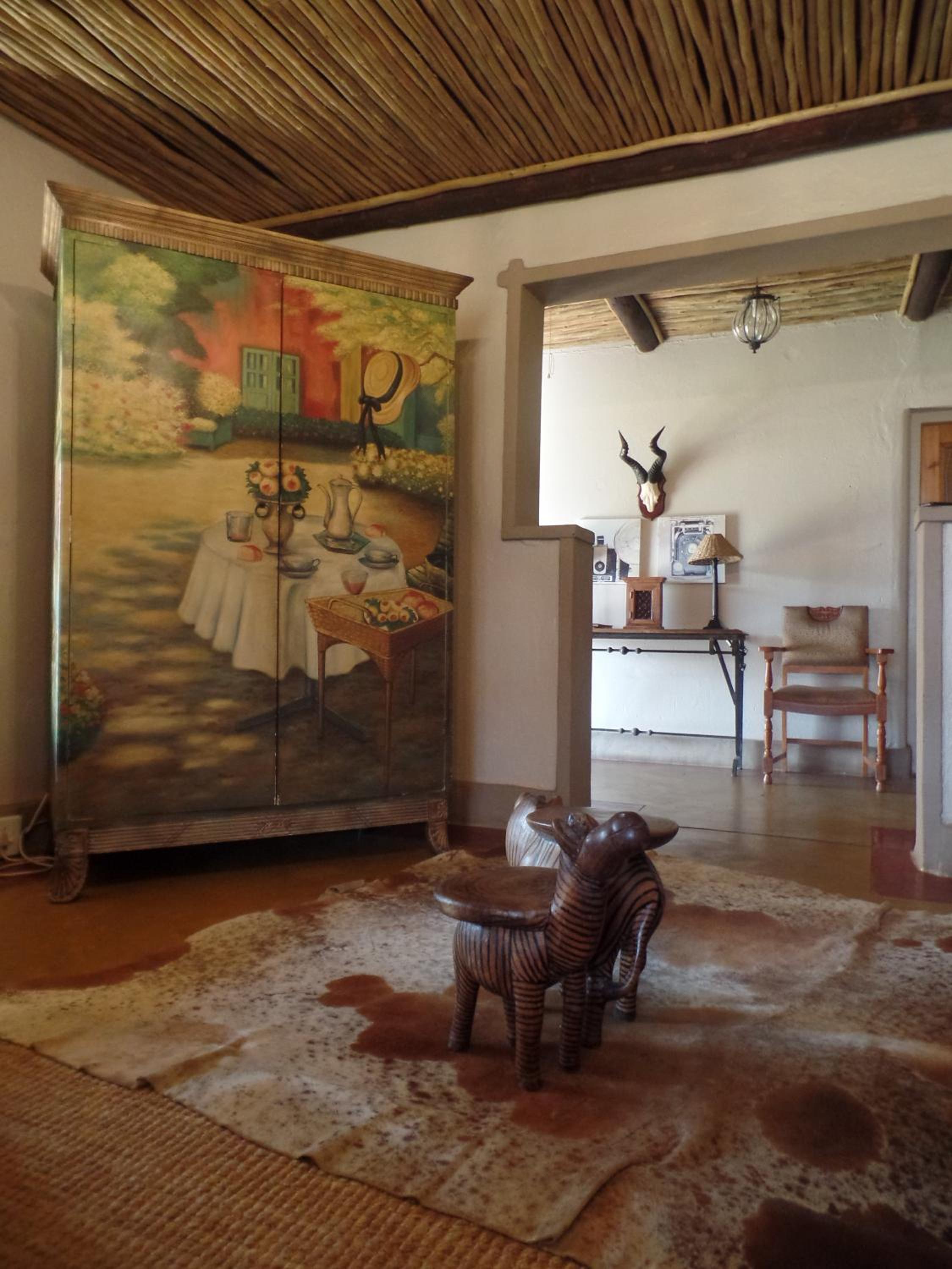 Seven-Bedroom House - Photo 14