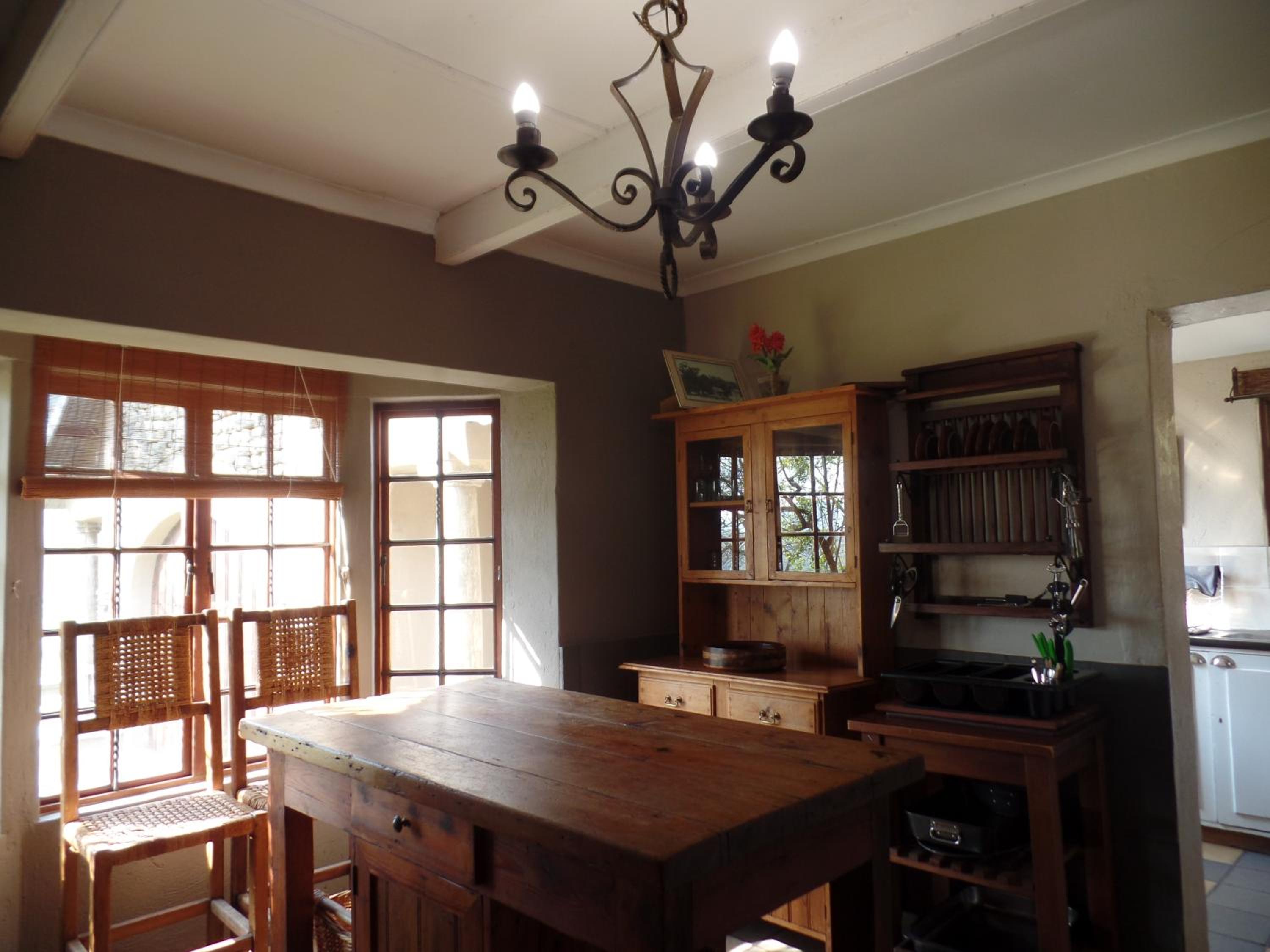 Seven-Bedroom House - Photo 13
