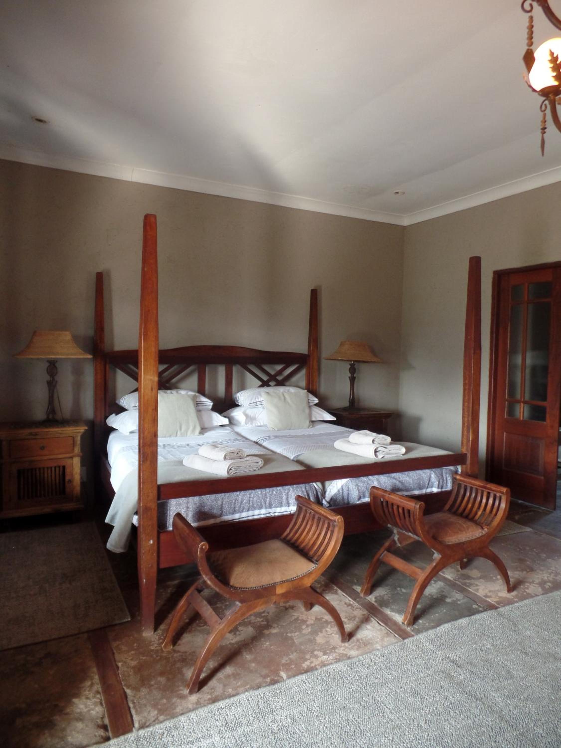 Seven-Bedroom House - Photo 26