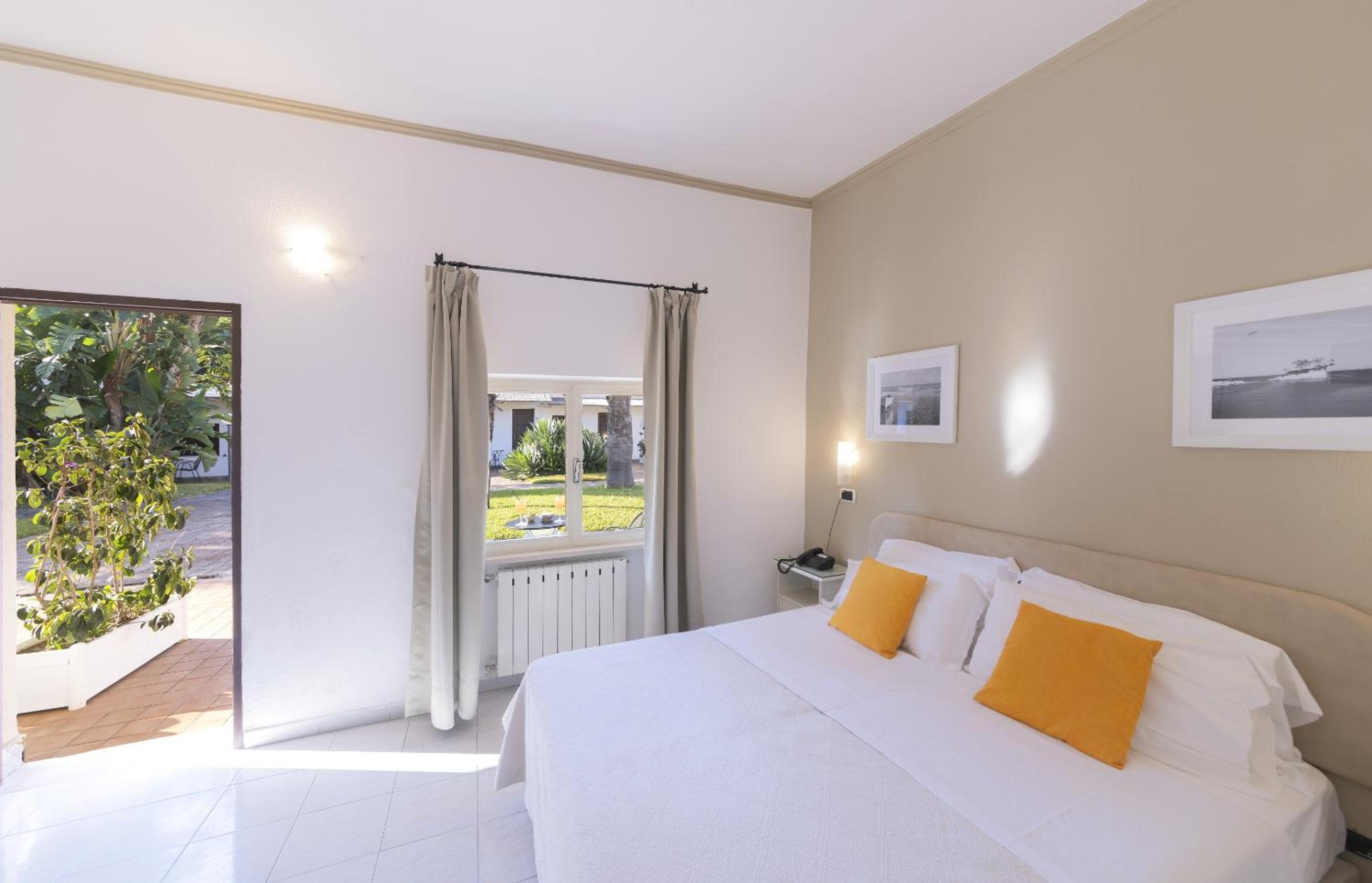 Standard Double or Twin Room with Balcony - Photo 1