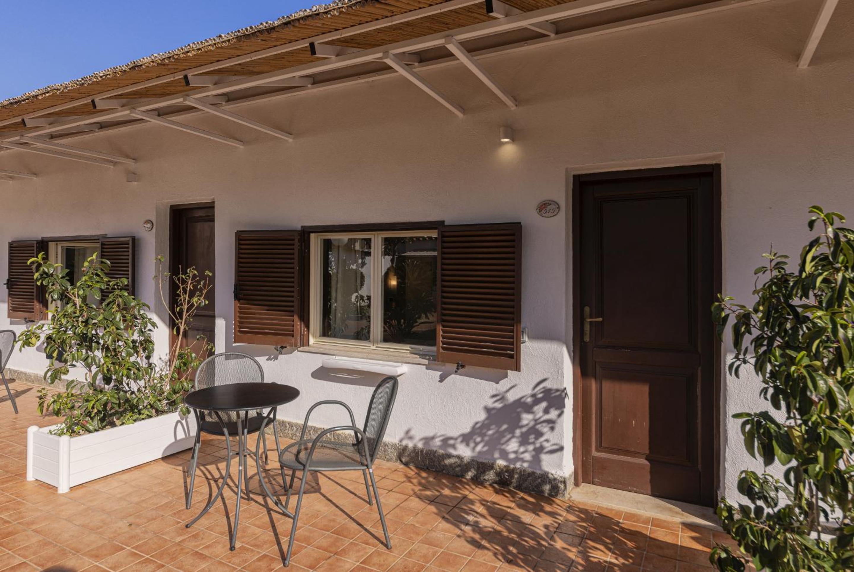 Standard Double or Twin Room with Balcony - Photo 2