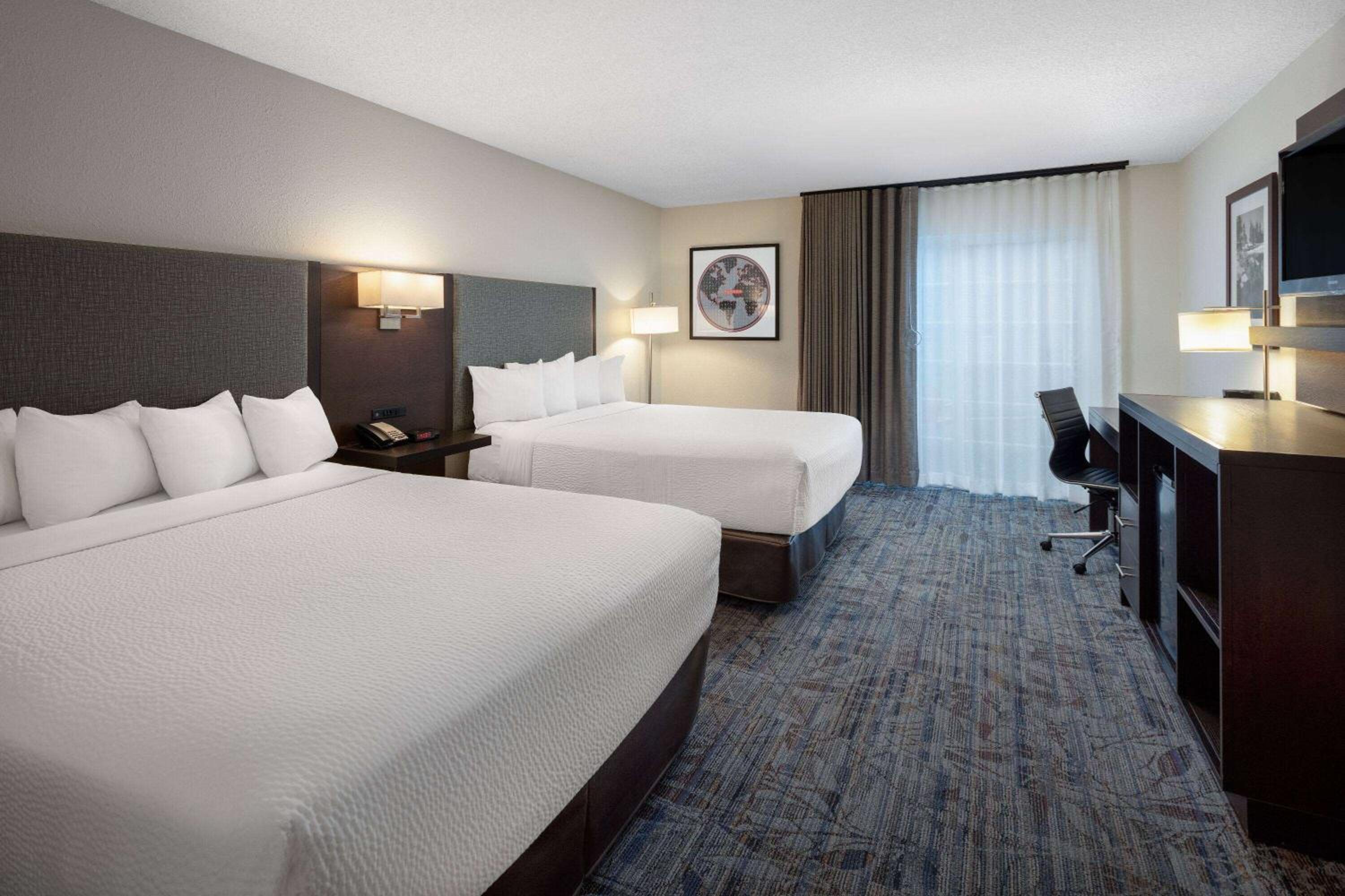 Queen Room with Two Queen Beds - Mobility Access/Non-Smoking - Photo 1