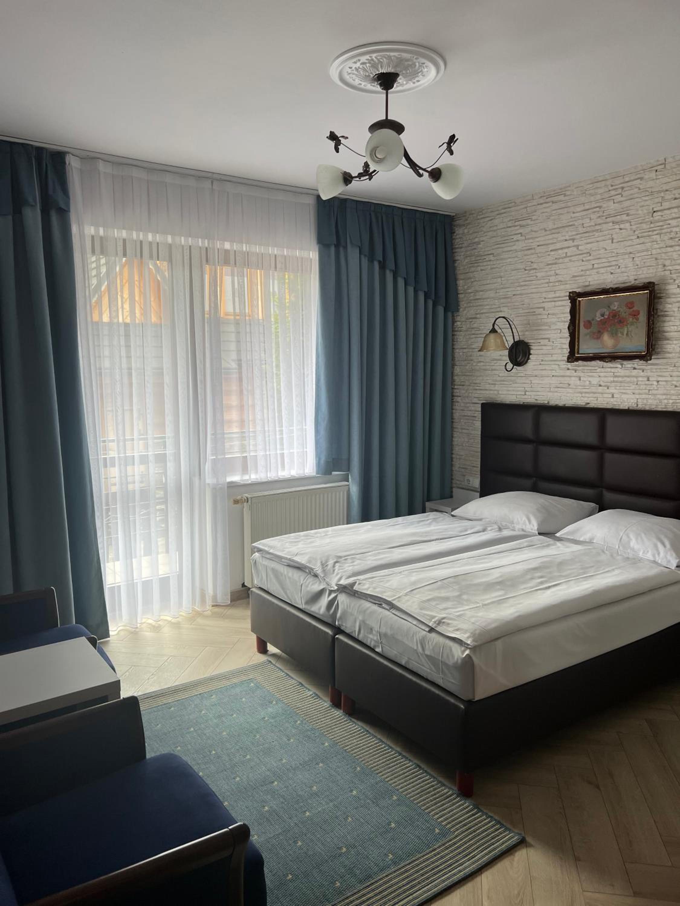 Double Room - Photo 10