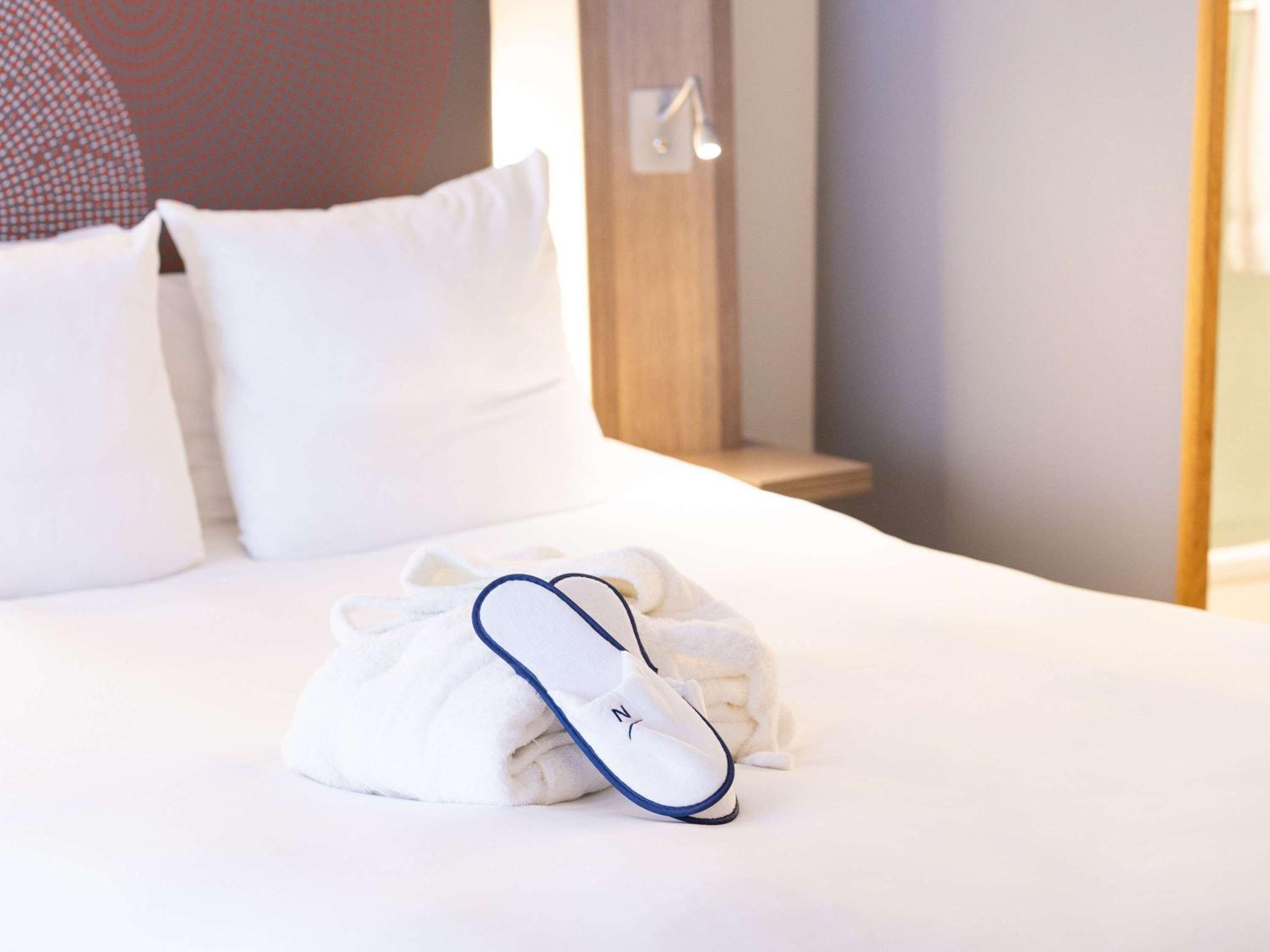 Executive Room with One Double Bed - Photo 1