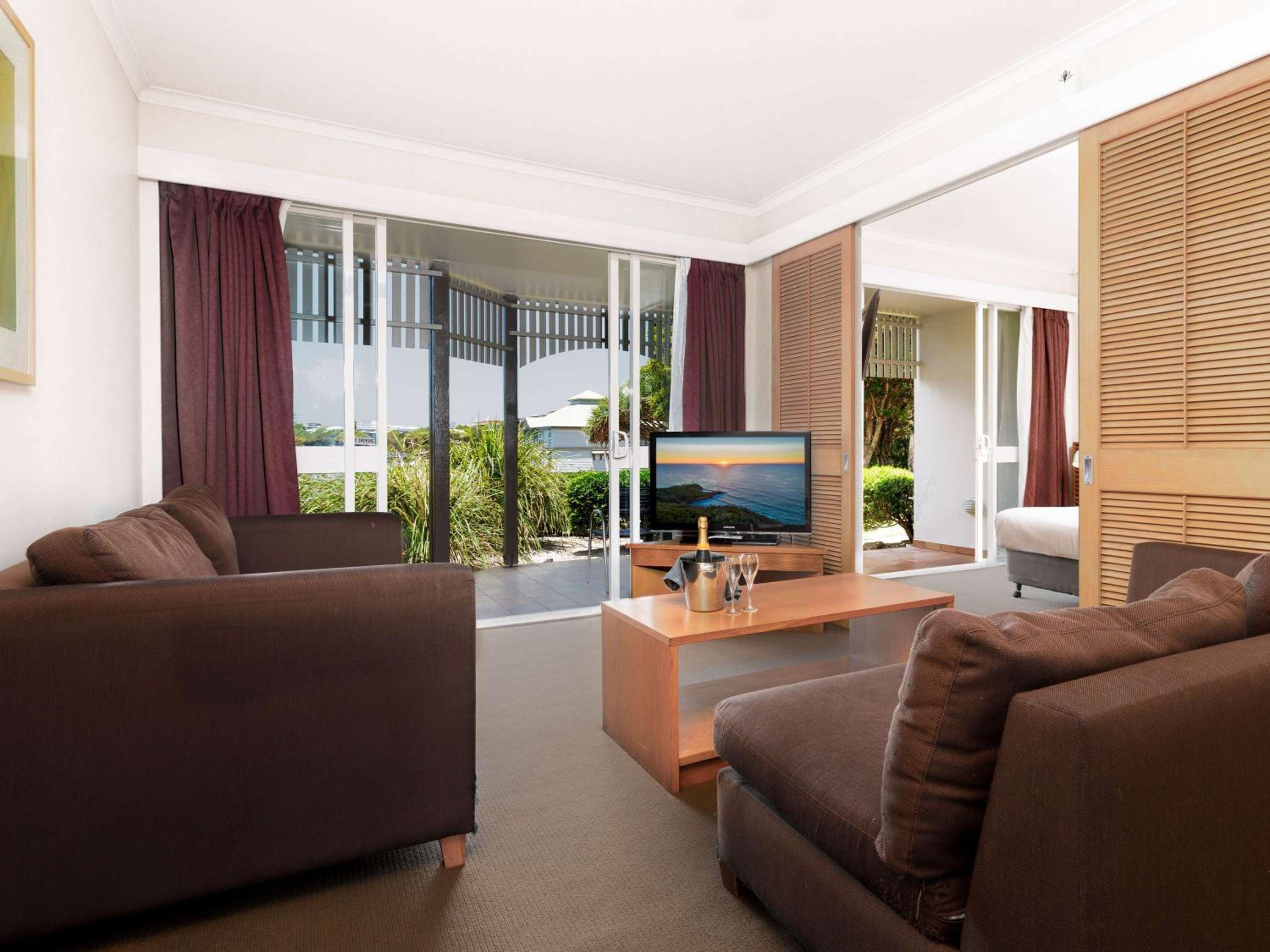 One-Bedroom Suite with View photo 1