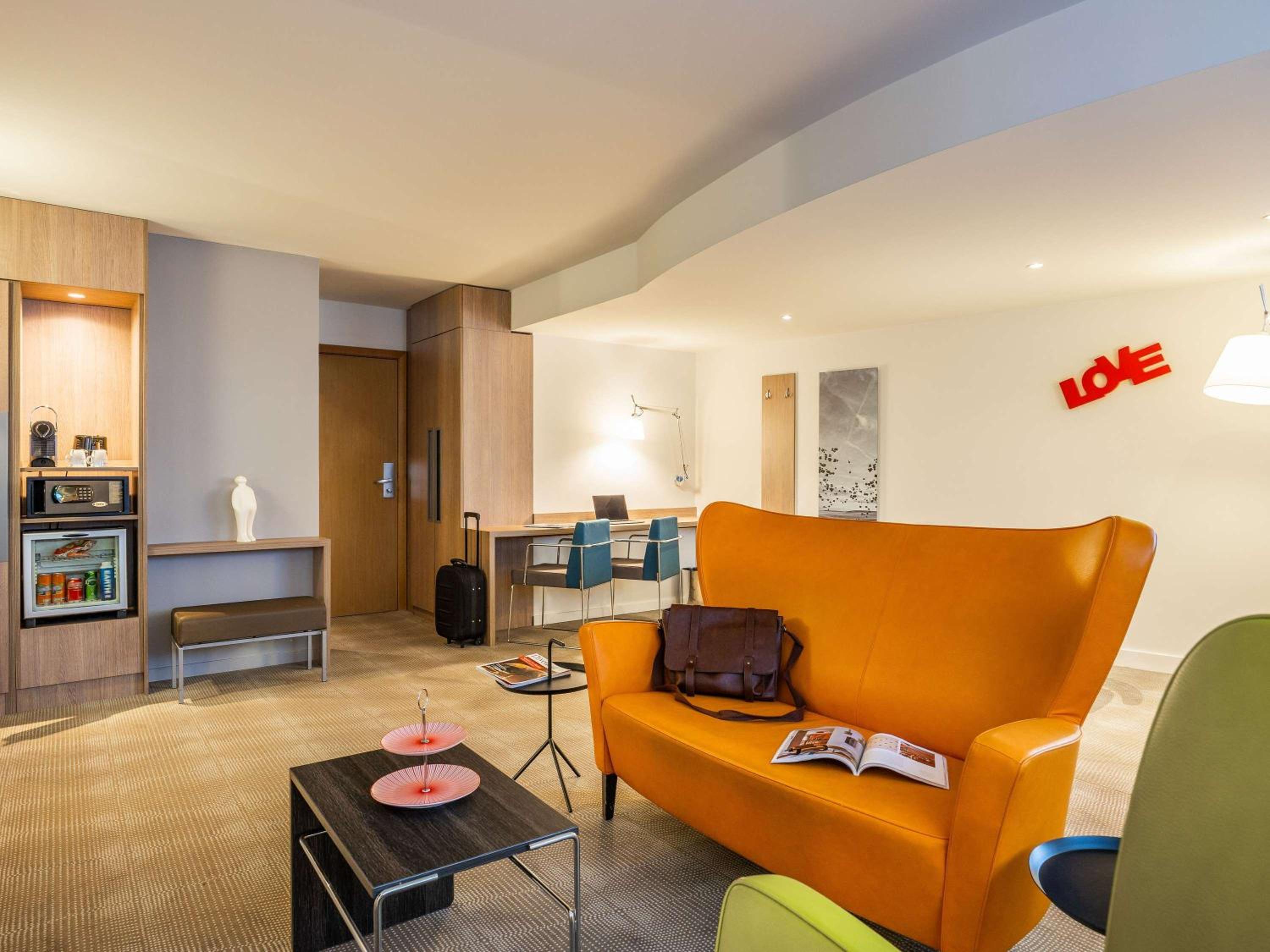 Junior Suite with One Double Bed And Sofa - Photo 3