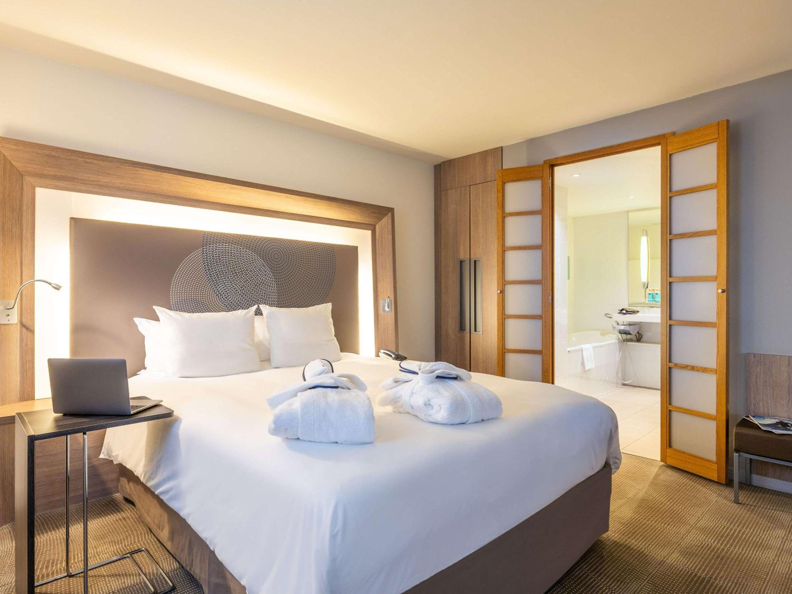 Executive Room with One Double Bed - Photo 5