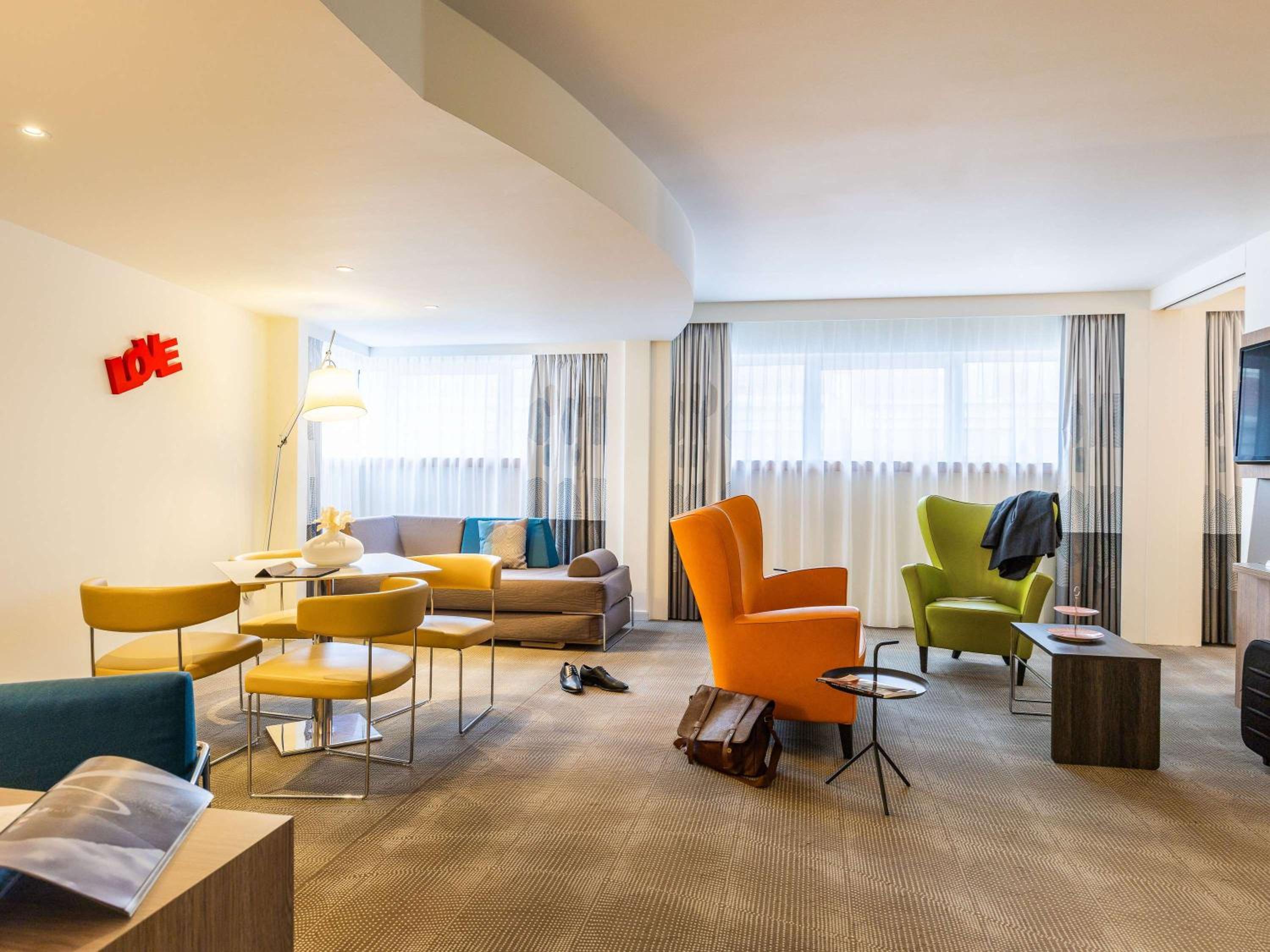 Junior Suite with One Double Bed And Sofa - Photo 4