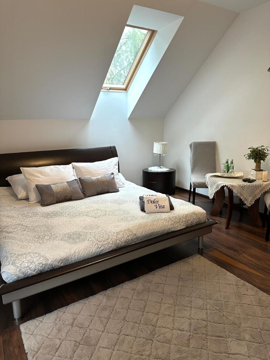 Deluxe Double Room with Balcony photo 2
