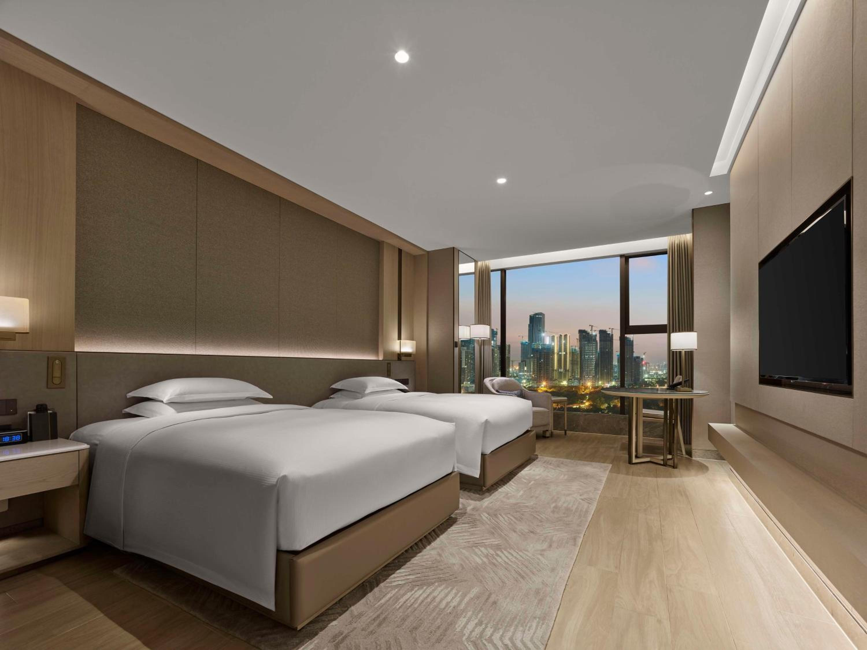 TWIN GUEST ROOM- CITY VIEW - Photo 1