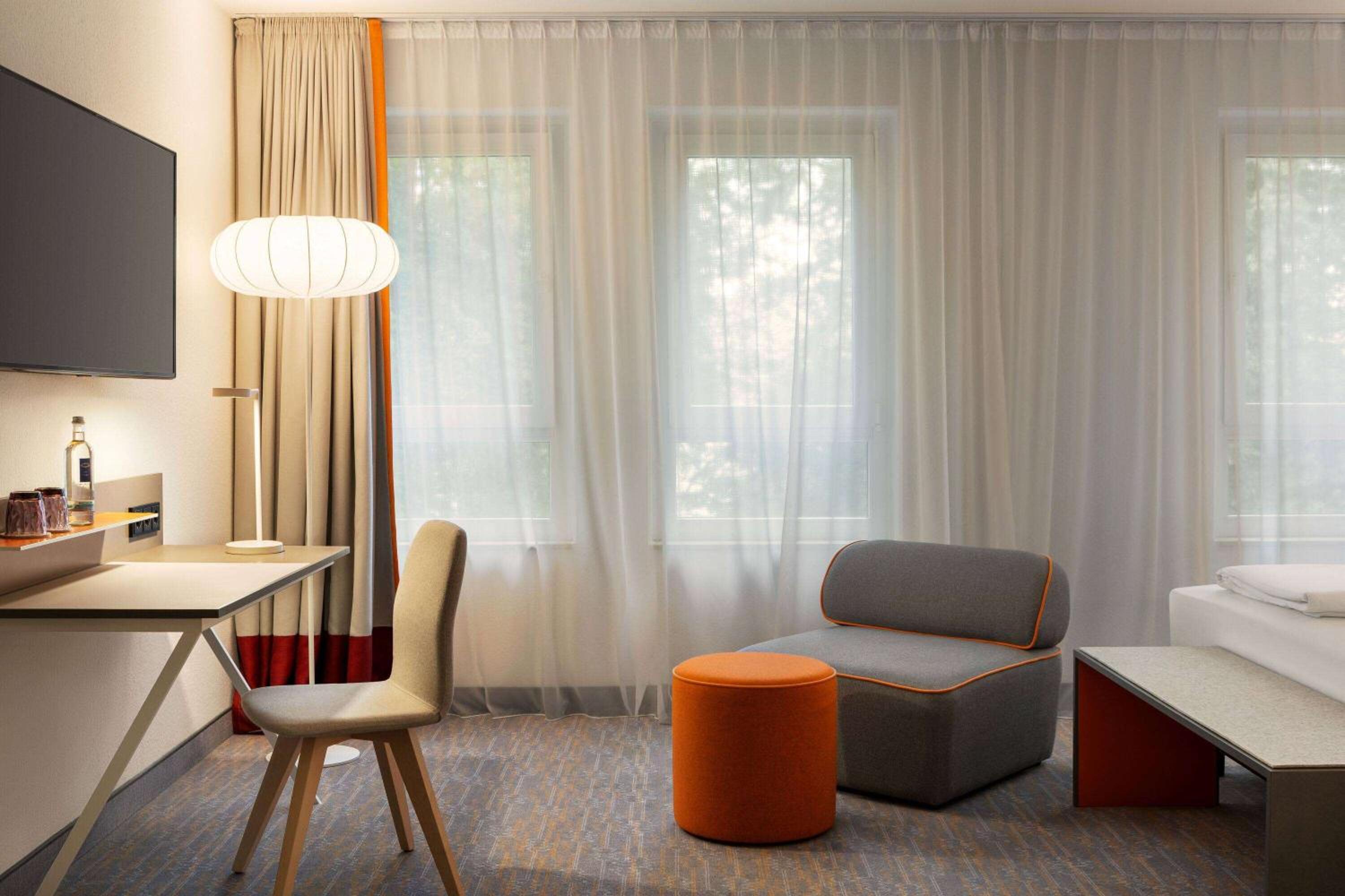 Comfort Room - Photo 1
