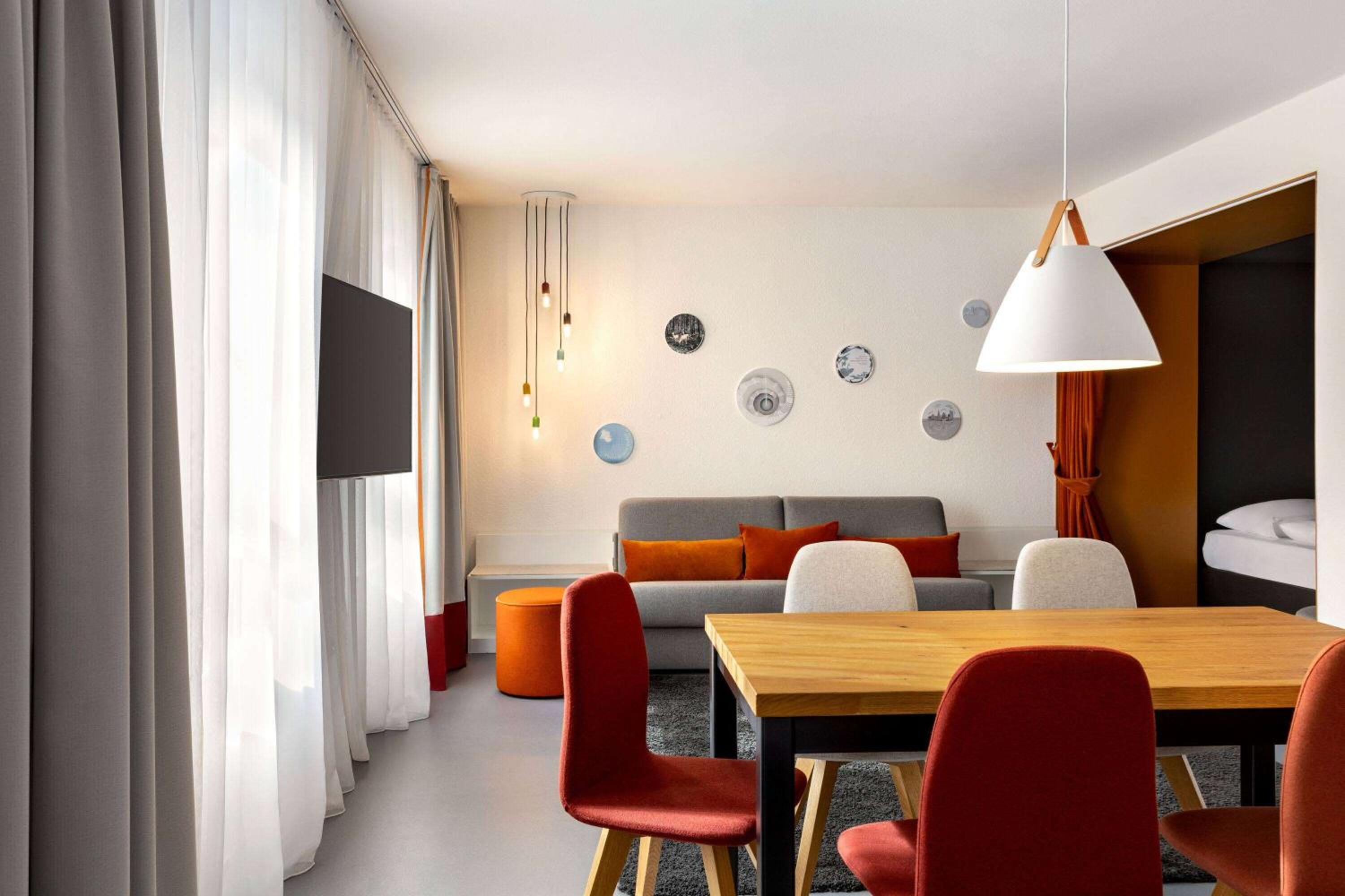 Family Room - Photo 6