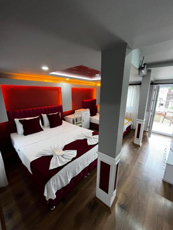 Quadruple Room with Balcony photo 2