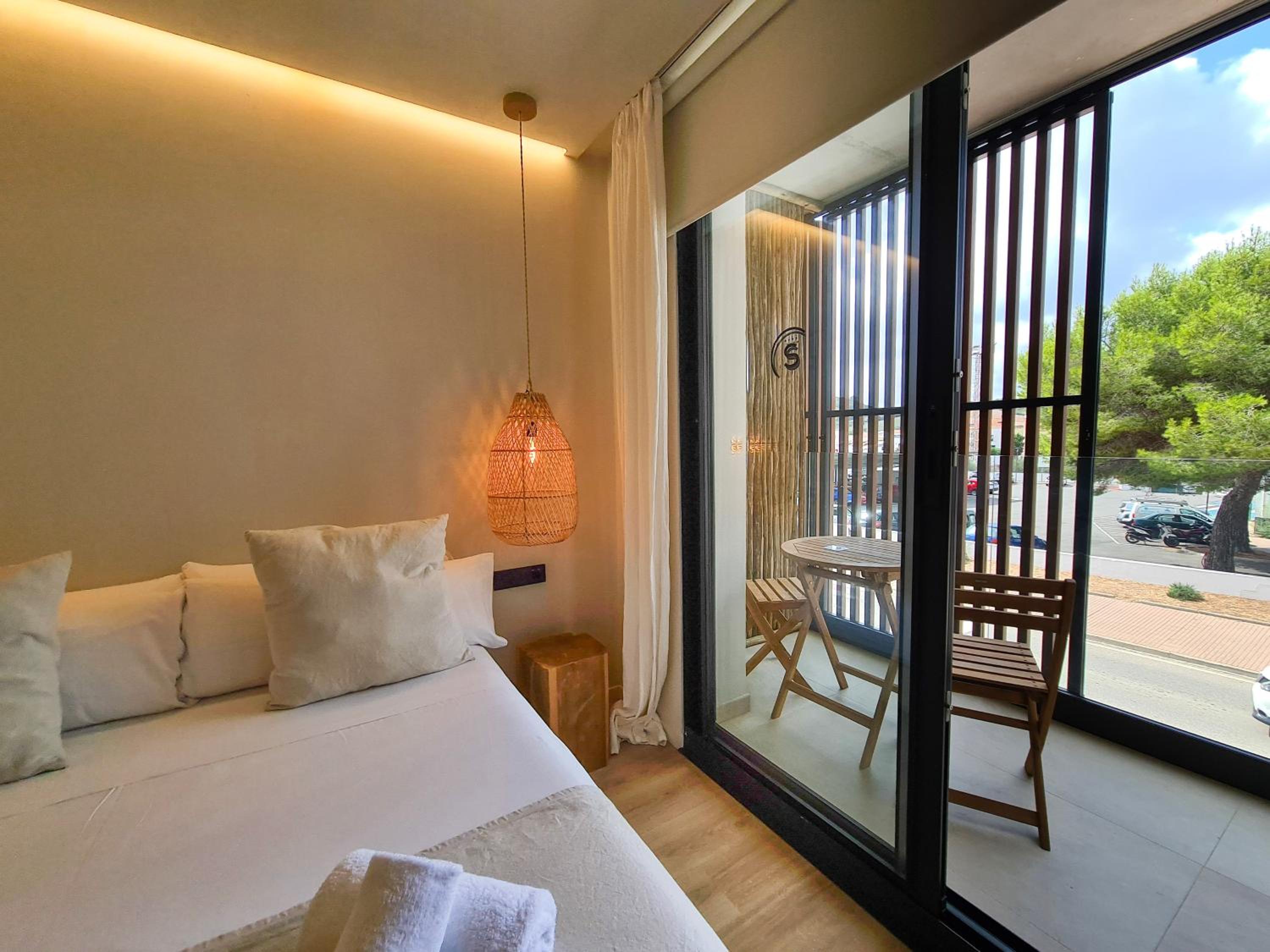 Standard Double or Twin Room - Photo 3