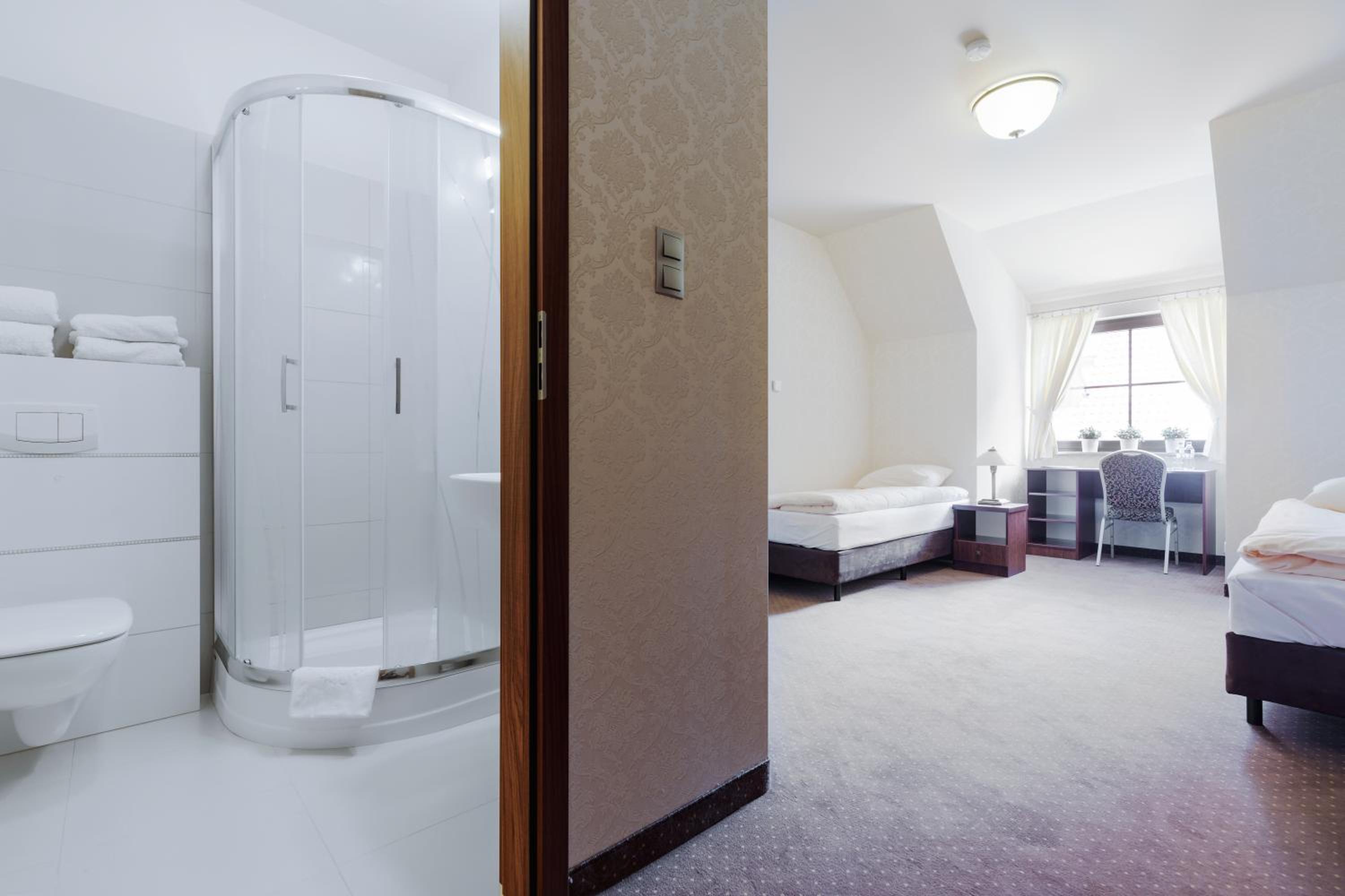 Double Room - Photo 8