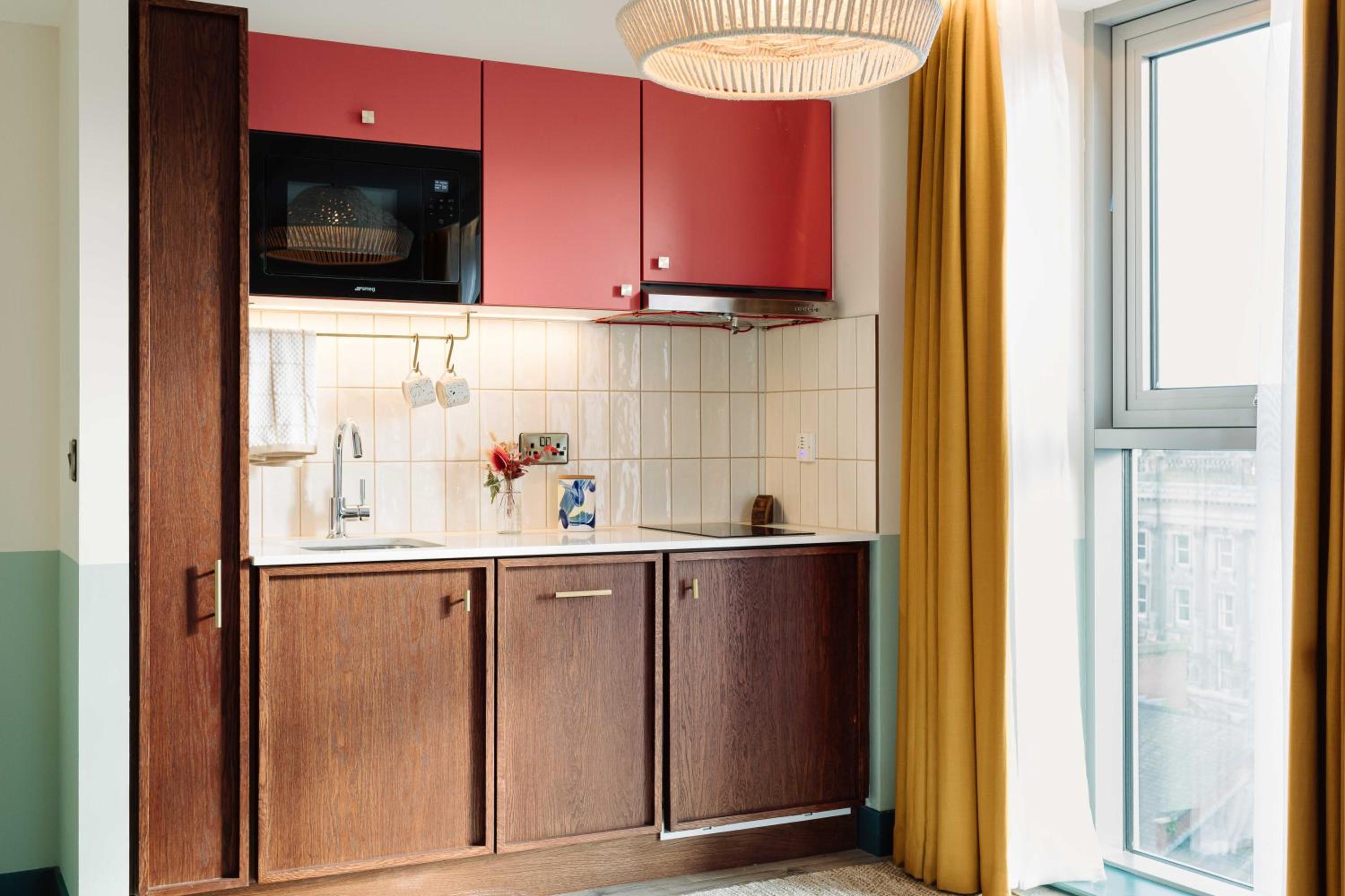 Suite - Photo 10