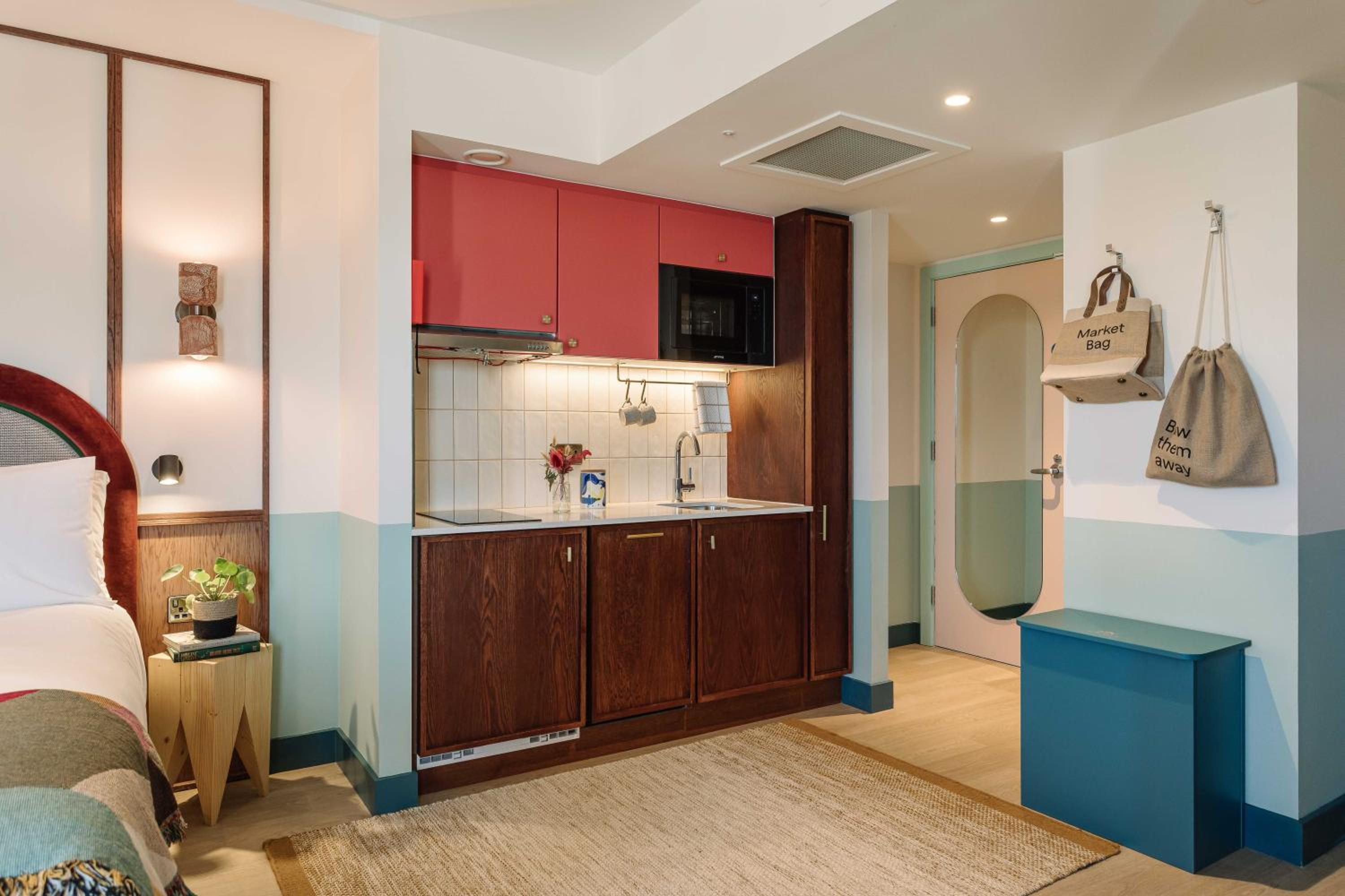 Suite - Photo 7