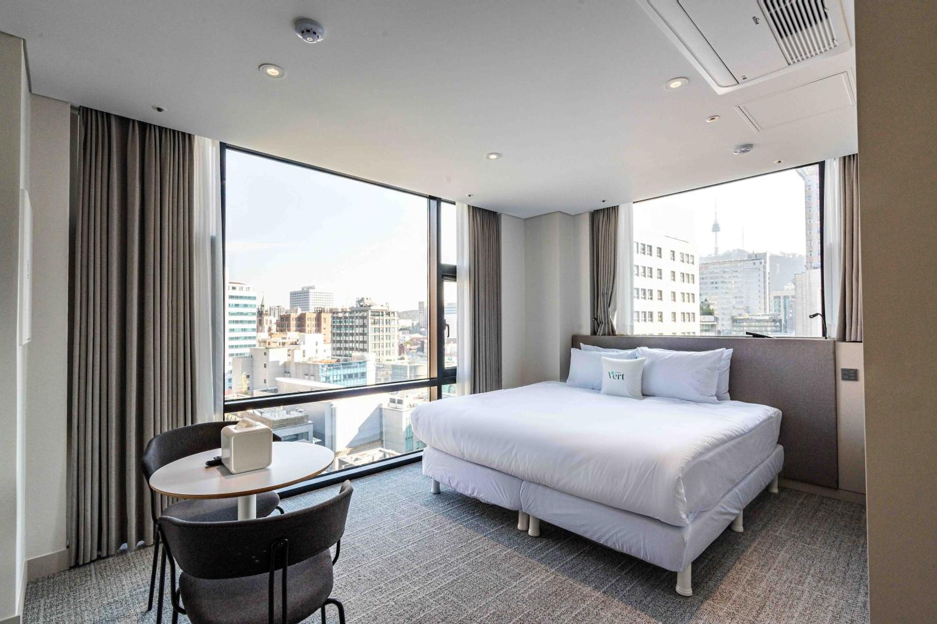 Deluxe King Room - Photo 1