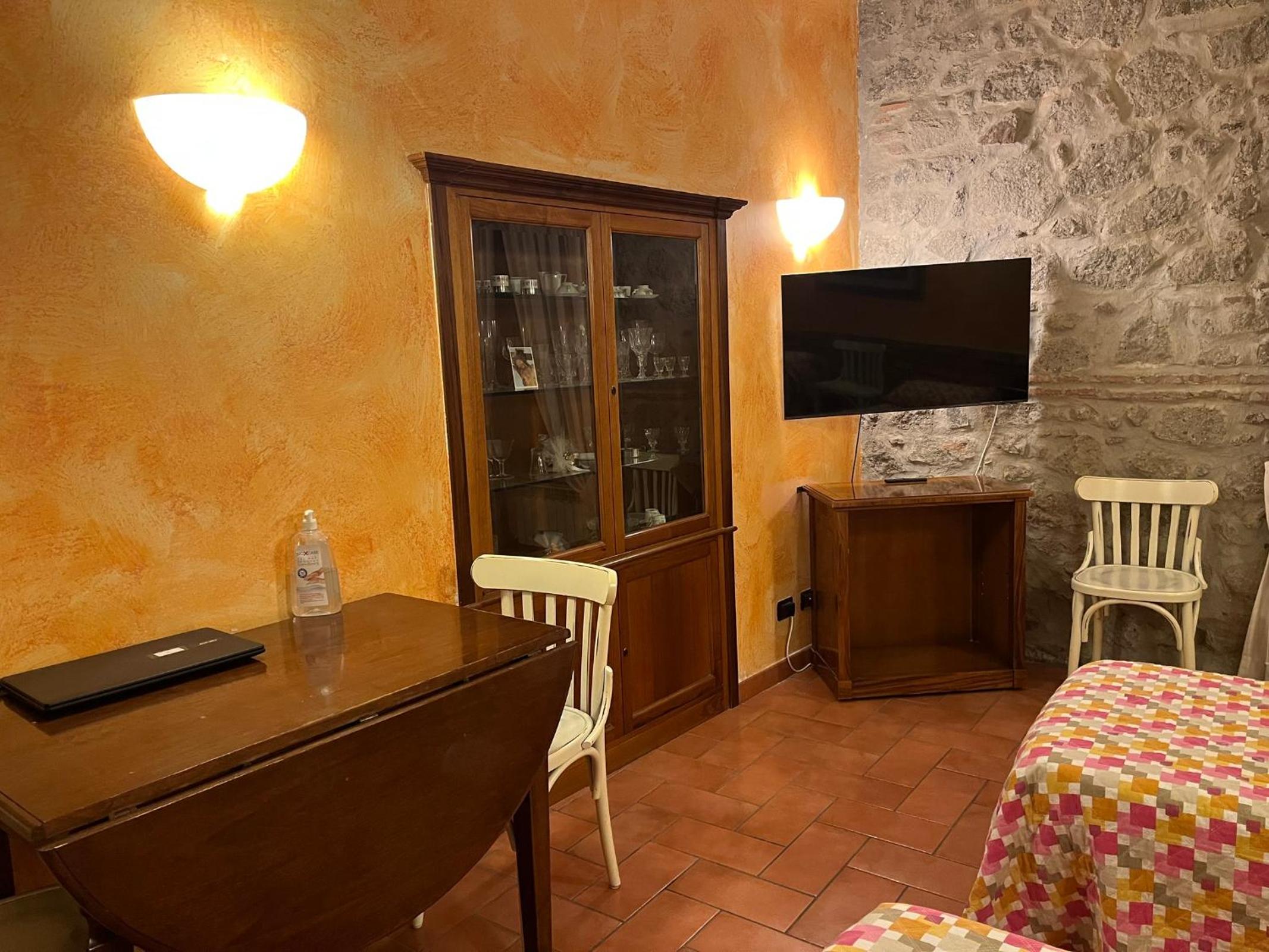 Two-Bedroom Suite - Photo 5