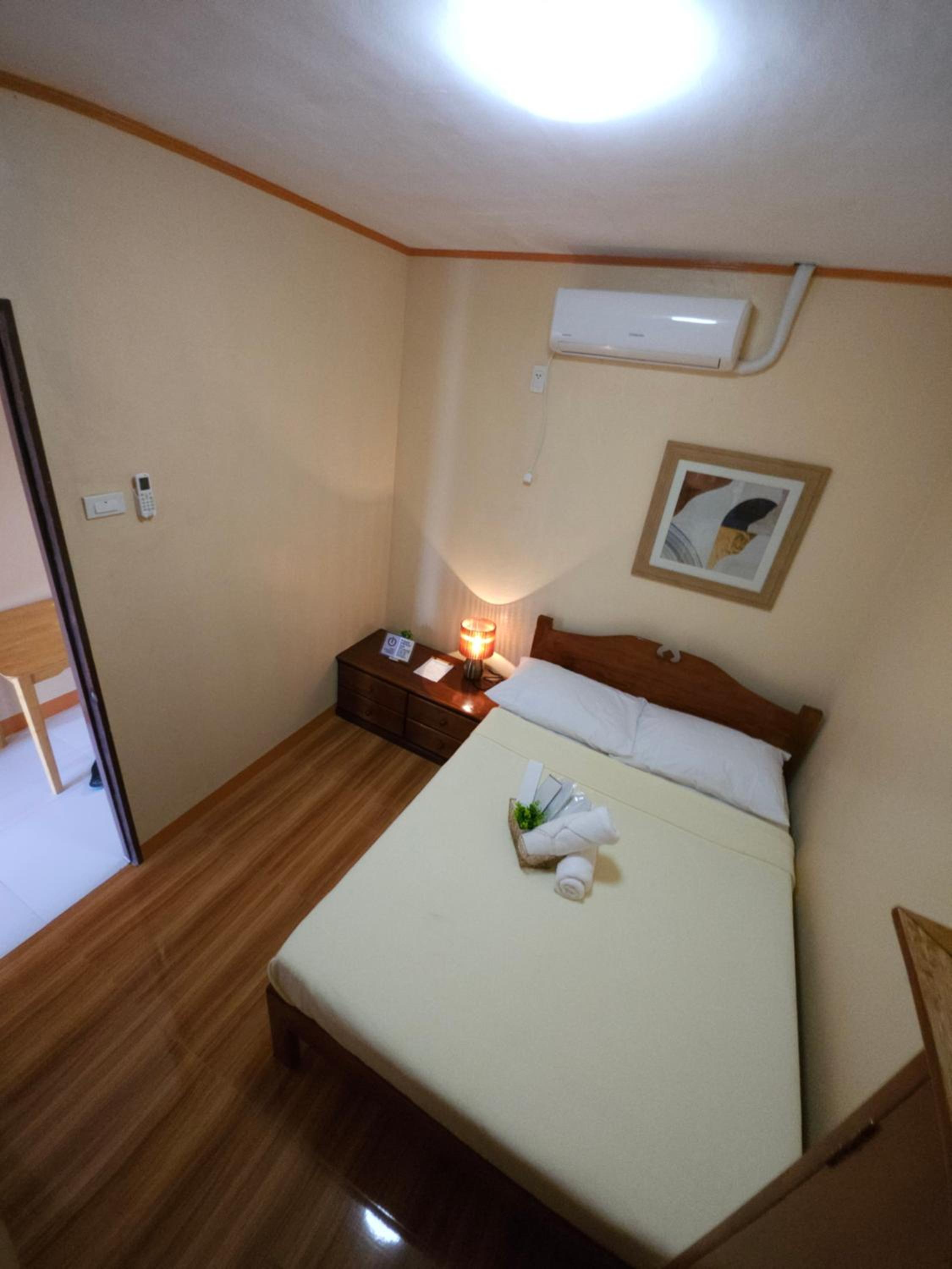 Queen Room with Balcony photo 3