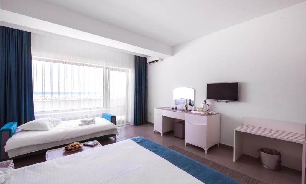 Triple Room with Balcony