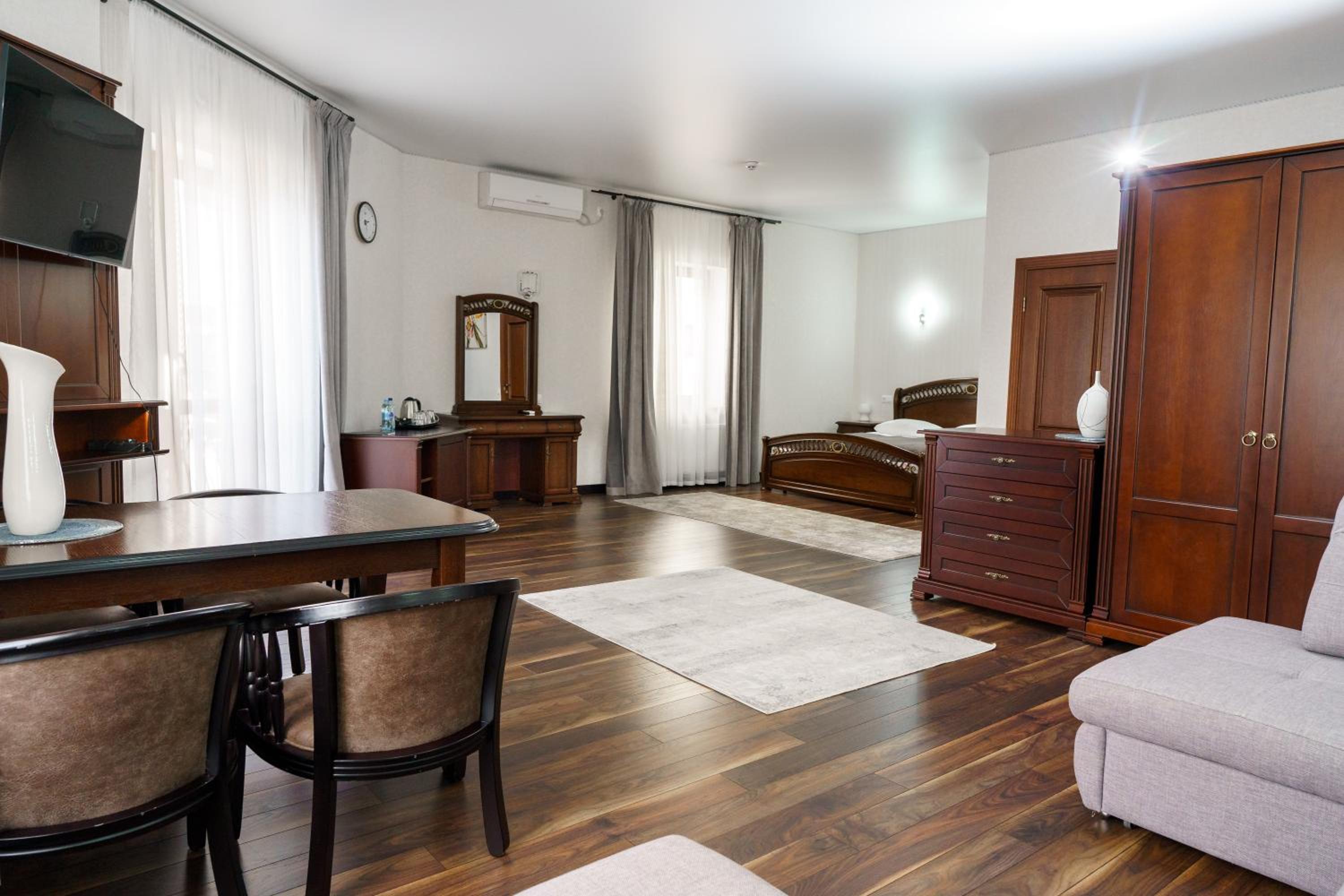 Deluxe Suite photo 1