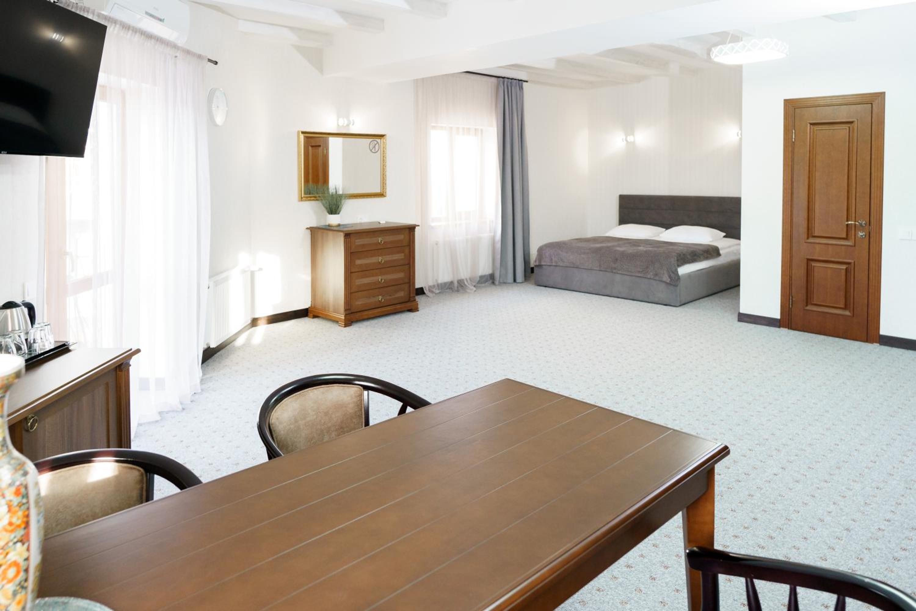 Deluxe Suite photo 3