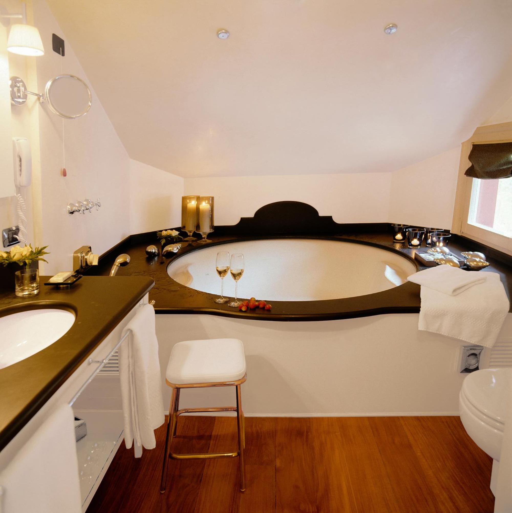 Superior Double or Twin Room - Photo 2