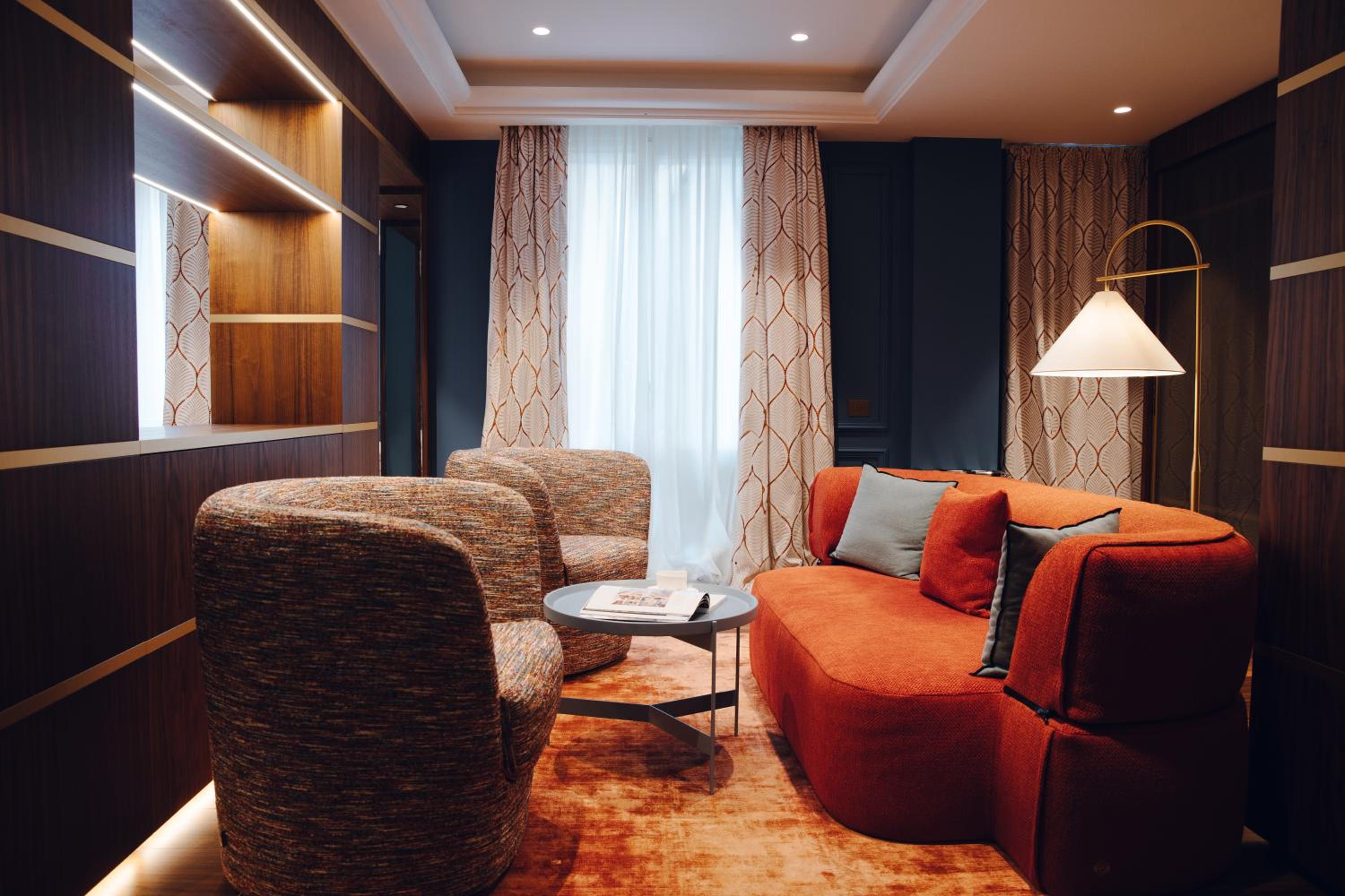 Suite - Photo 2