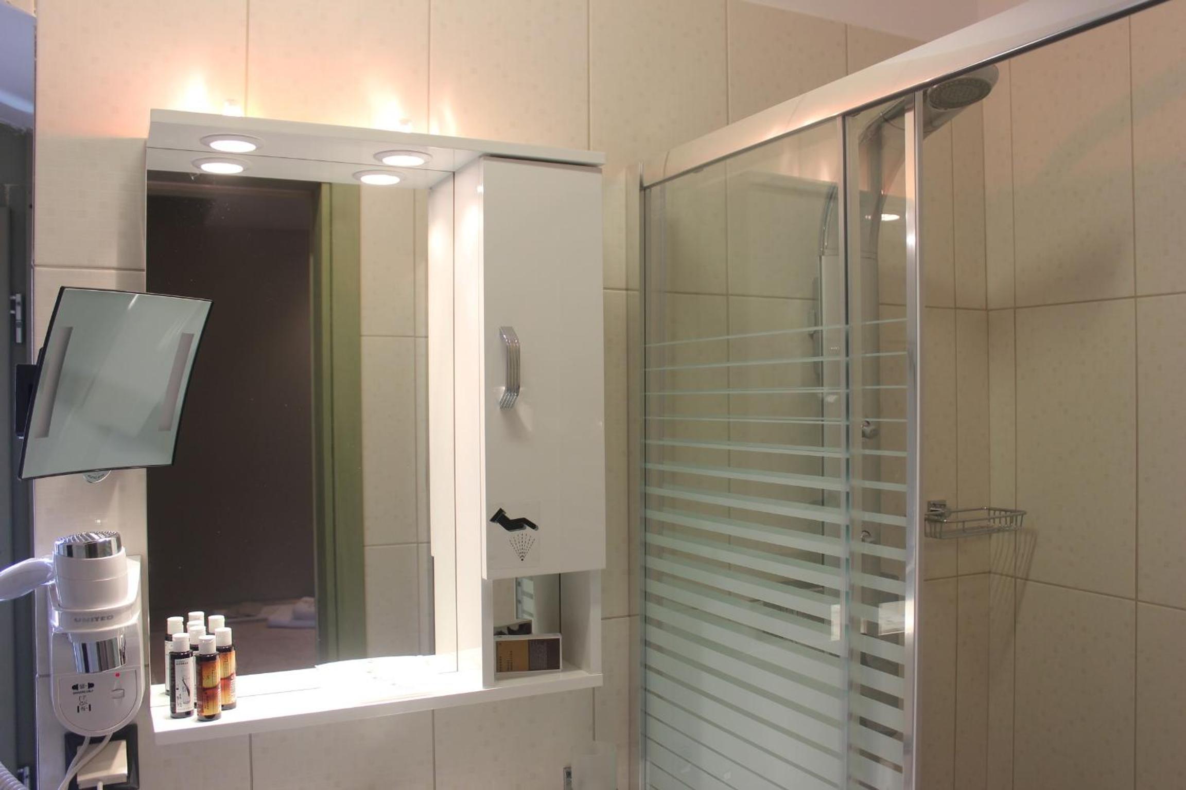  Artemisia Suite photo 2