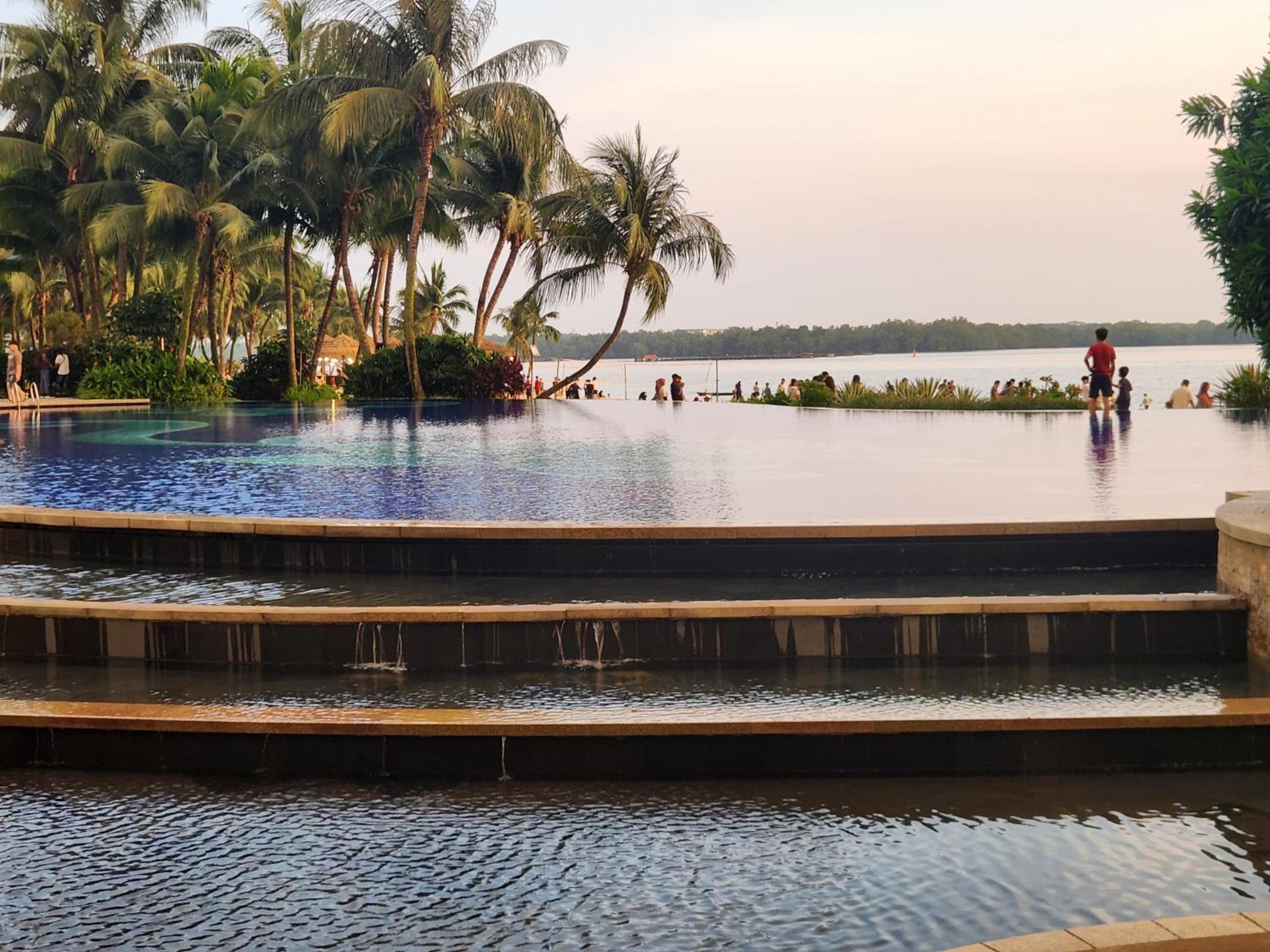 Three-Bedroom Apartment photo 2