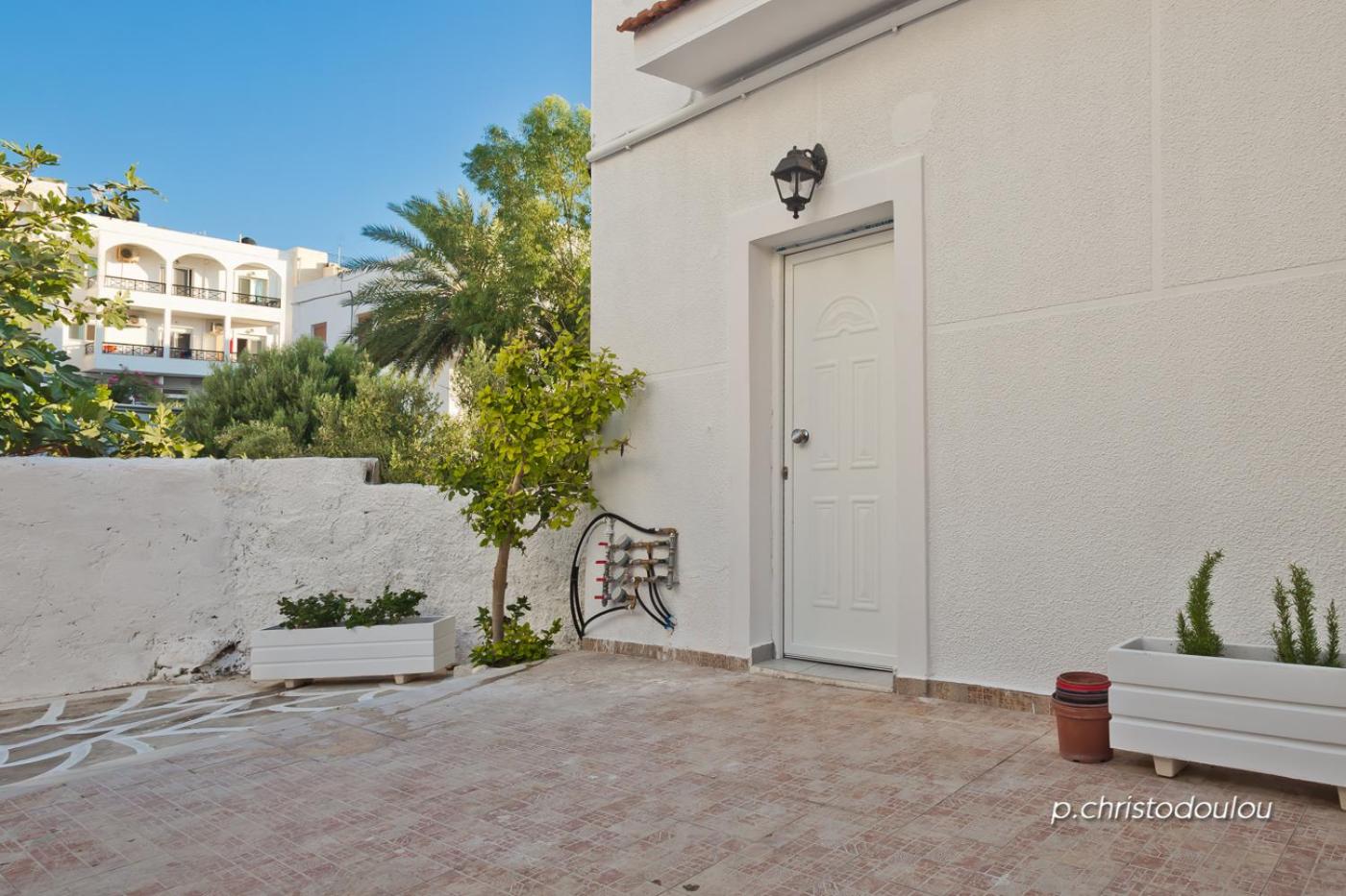Two-Bedroom Deluxe Apartment with Balcony photo 2