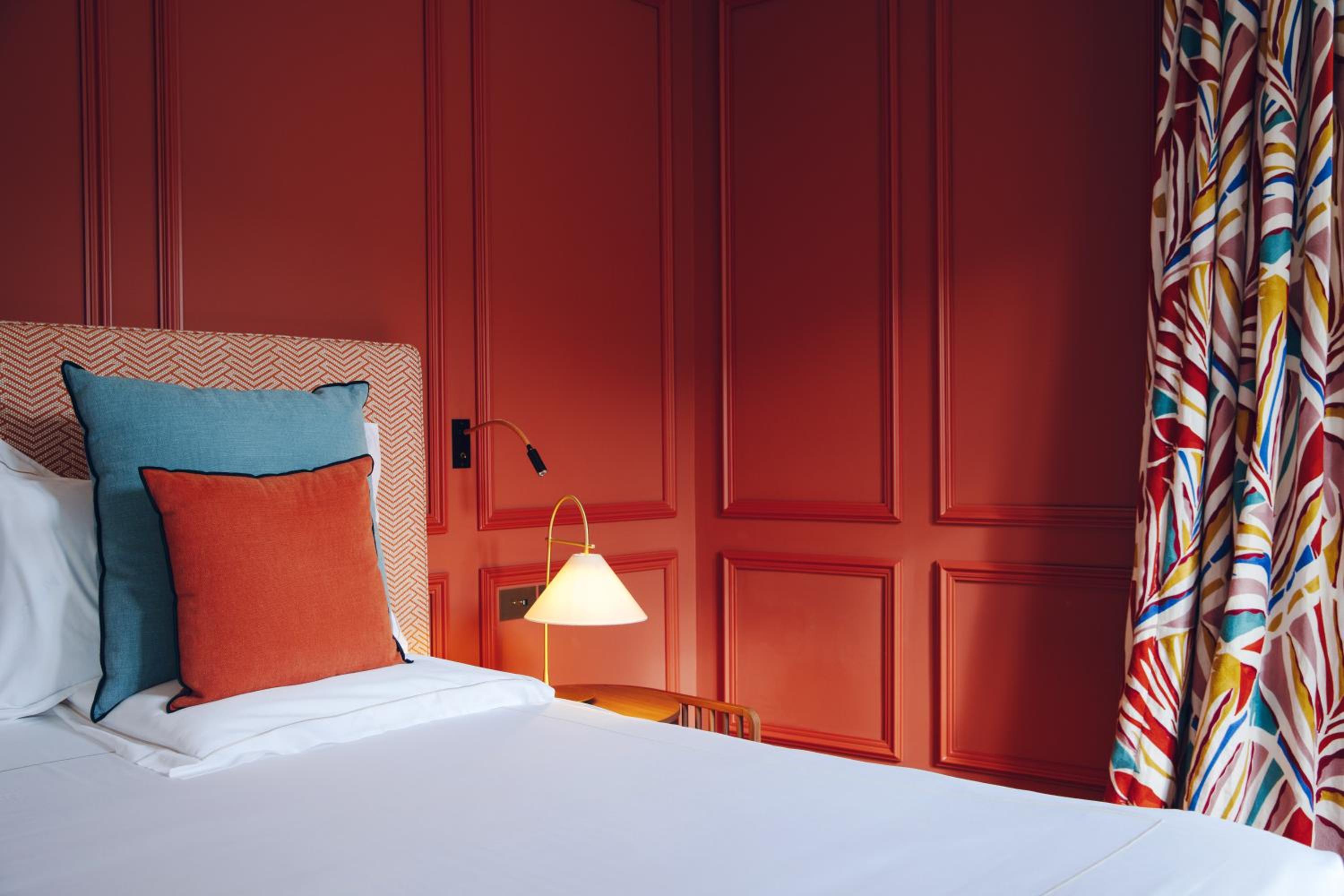 Deluxe Room - Photo 7