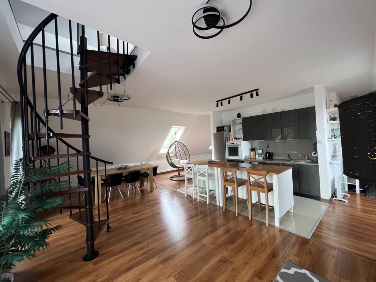 Three-Bedroom Apartment - Photo 60