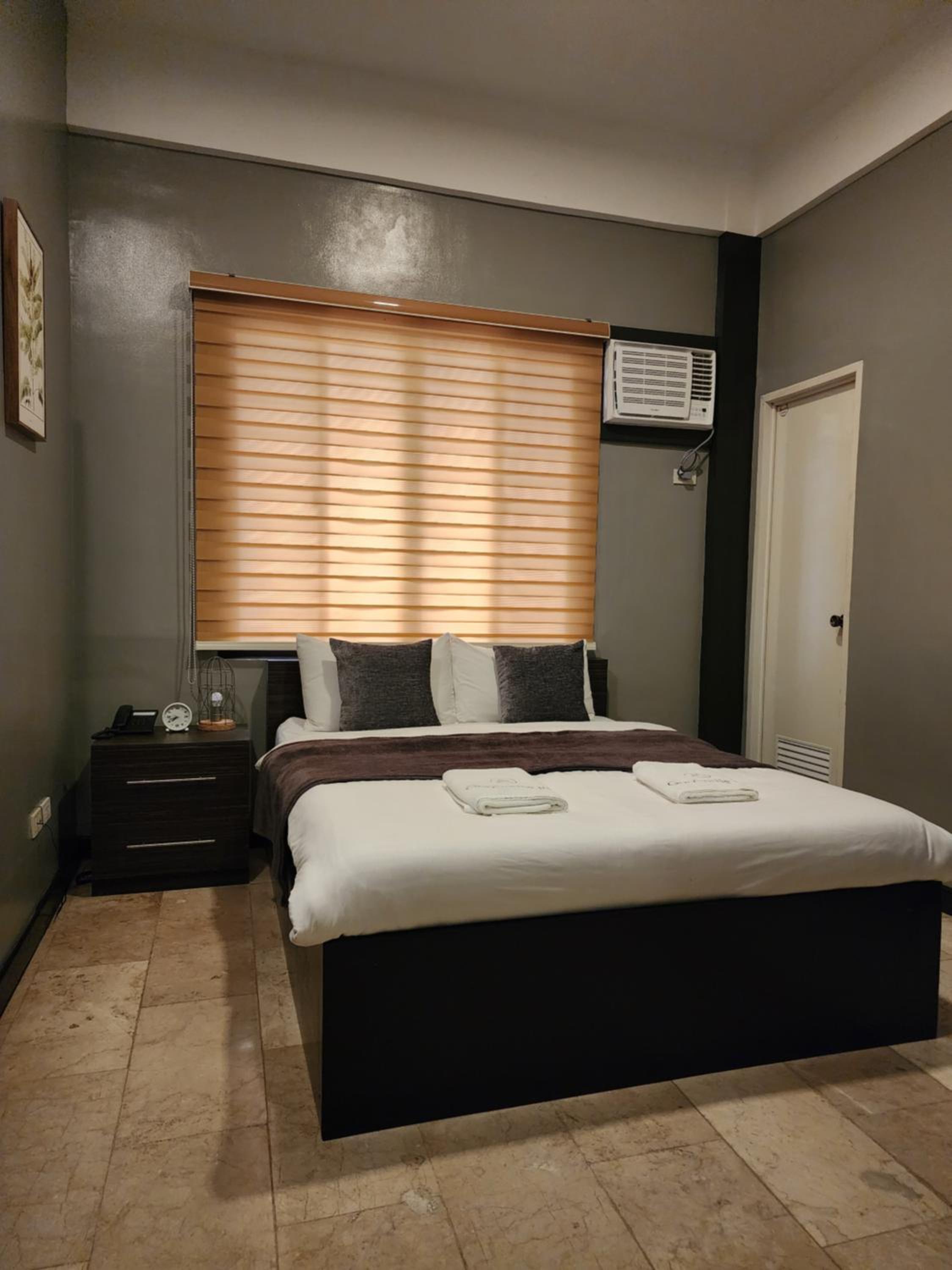 Deluxe Double Room (2 Adults + 1 Child)