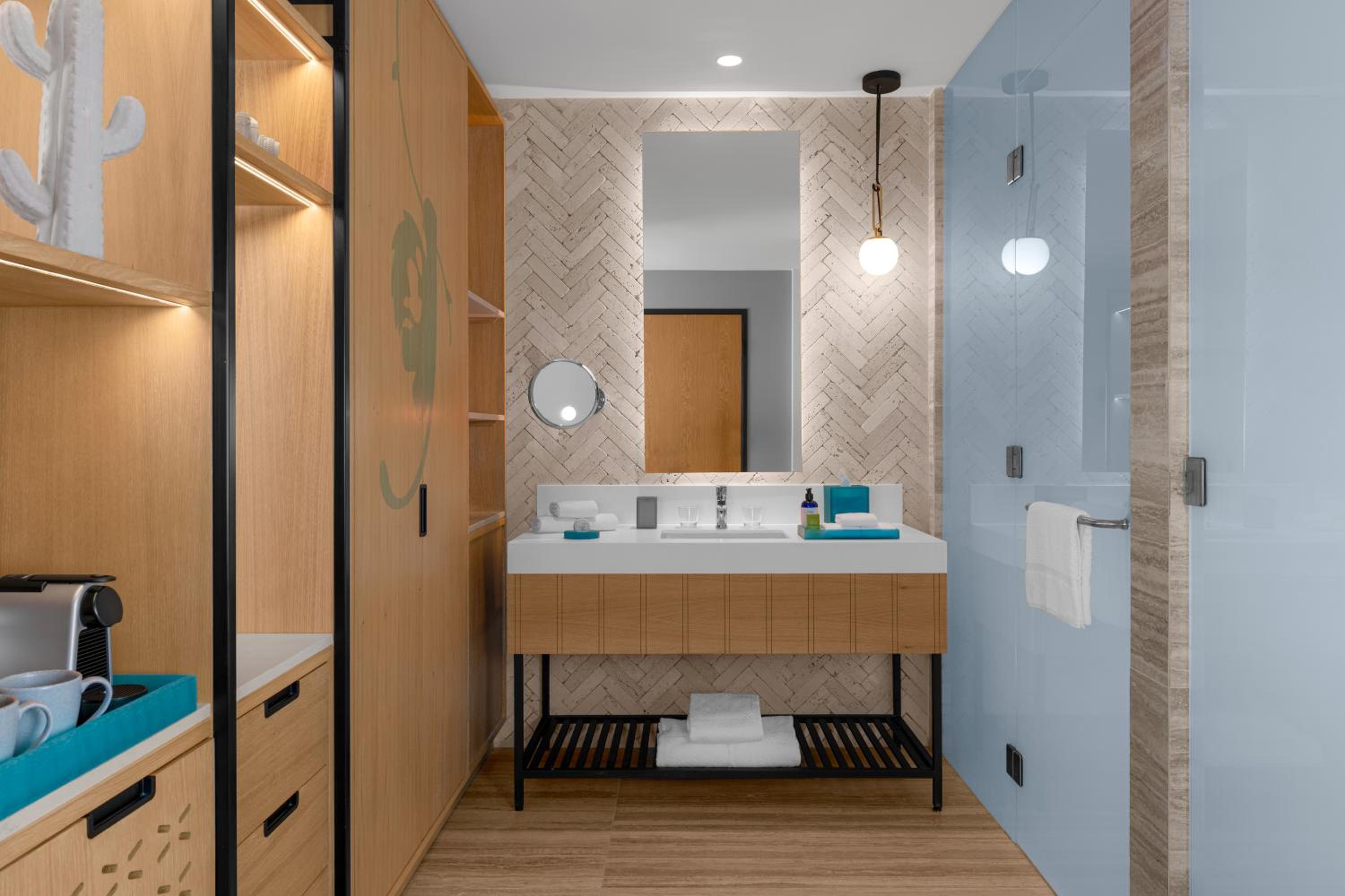 Enclave King Room with Nature View - Photo 9