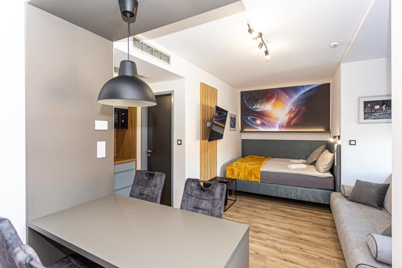 Deluxe Apartment