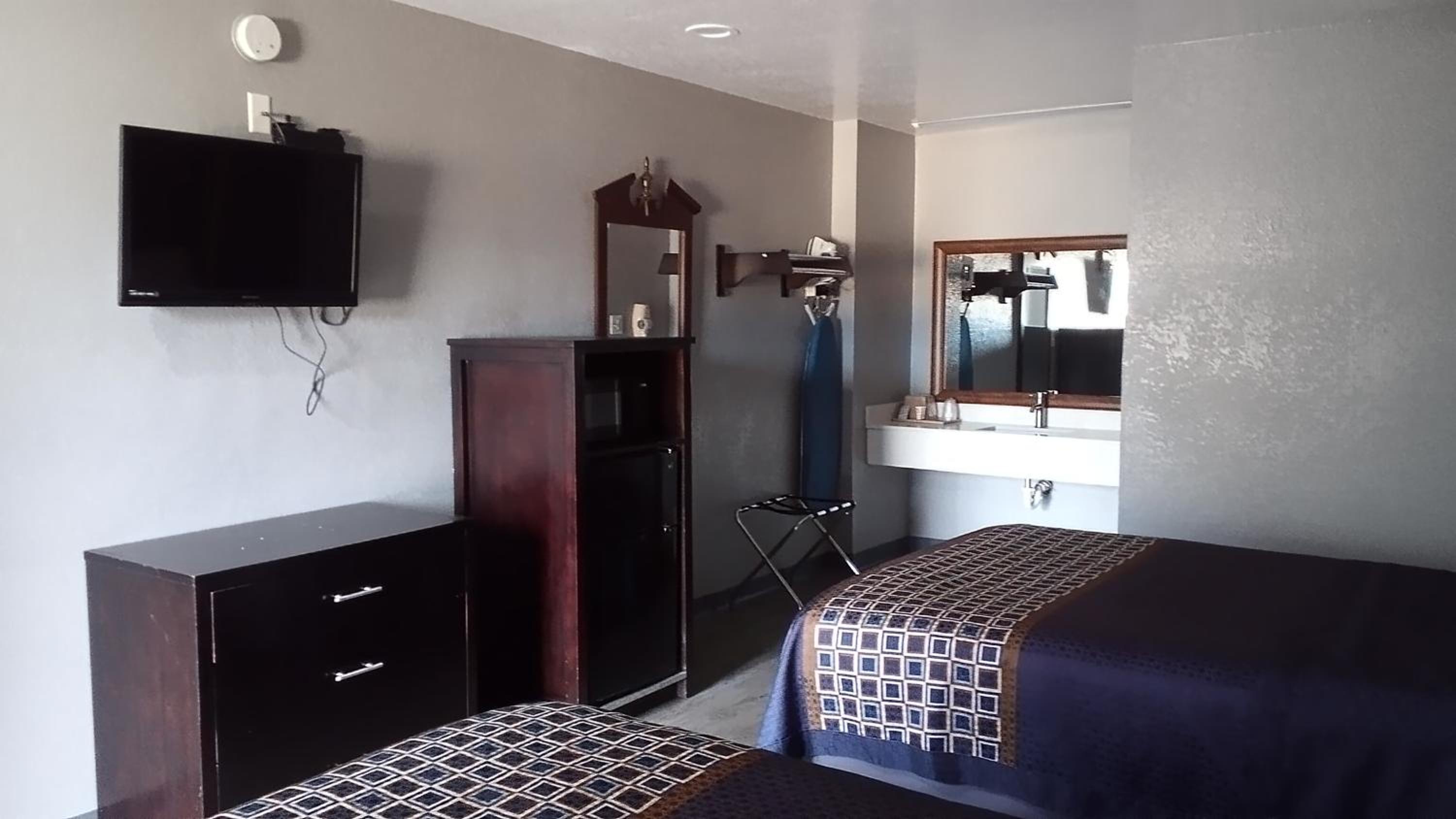 Double Room - Photo 7